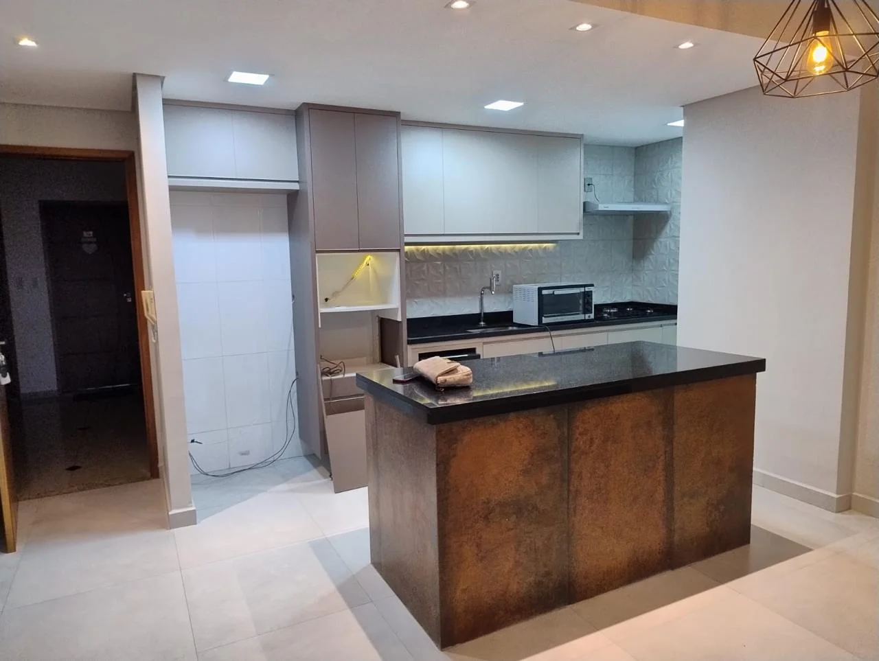Apartamento com 2 dormitórios, 74 m²  para locação no Condomínio Litani em Taubaté/SP.