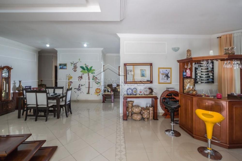 Casa à venda por R$ 2.500.000,00 - Pindamonhangaba/SP