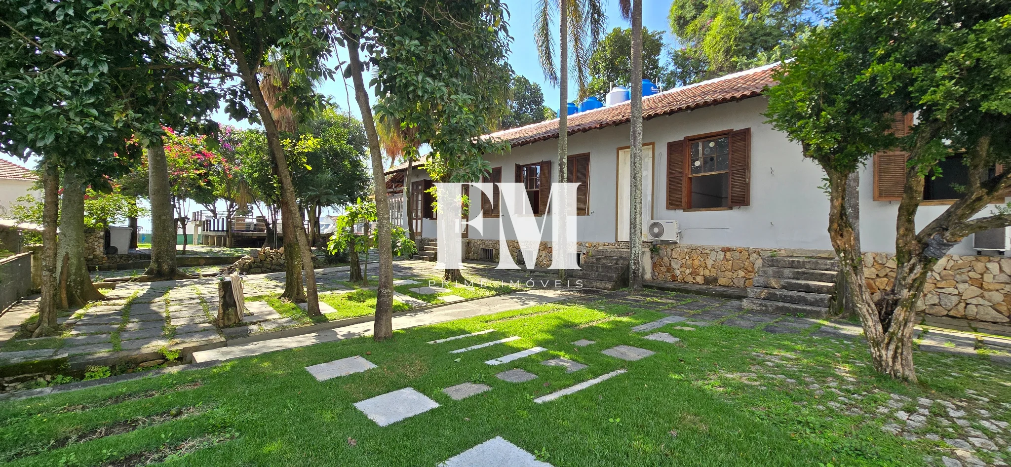 Casa Exclusiva Cercada pelo Verde com Lazer Completo e Guarita com Segurança 24 Horas - foto 22