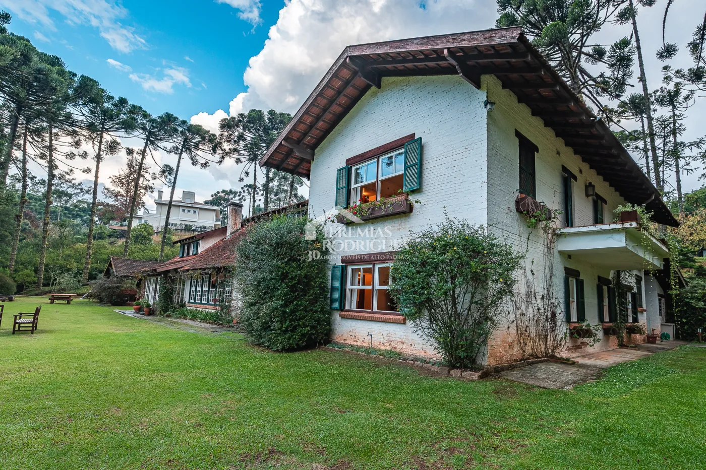 Casa com 9 dormitórios, 694 m² - Condomínio Reserva Figueiredo - Campos do Jordão/SP