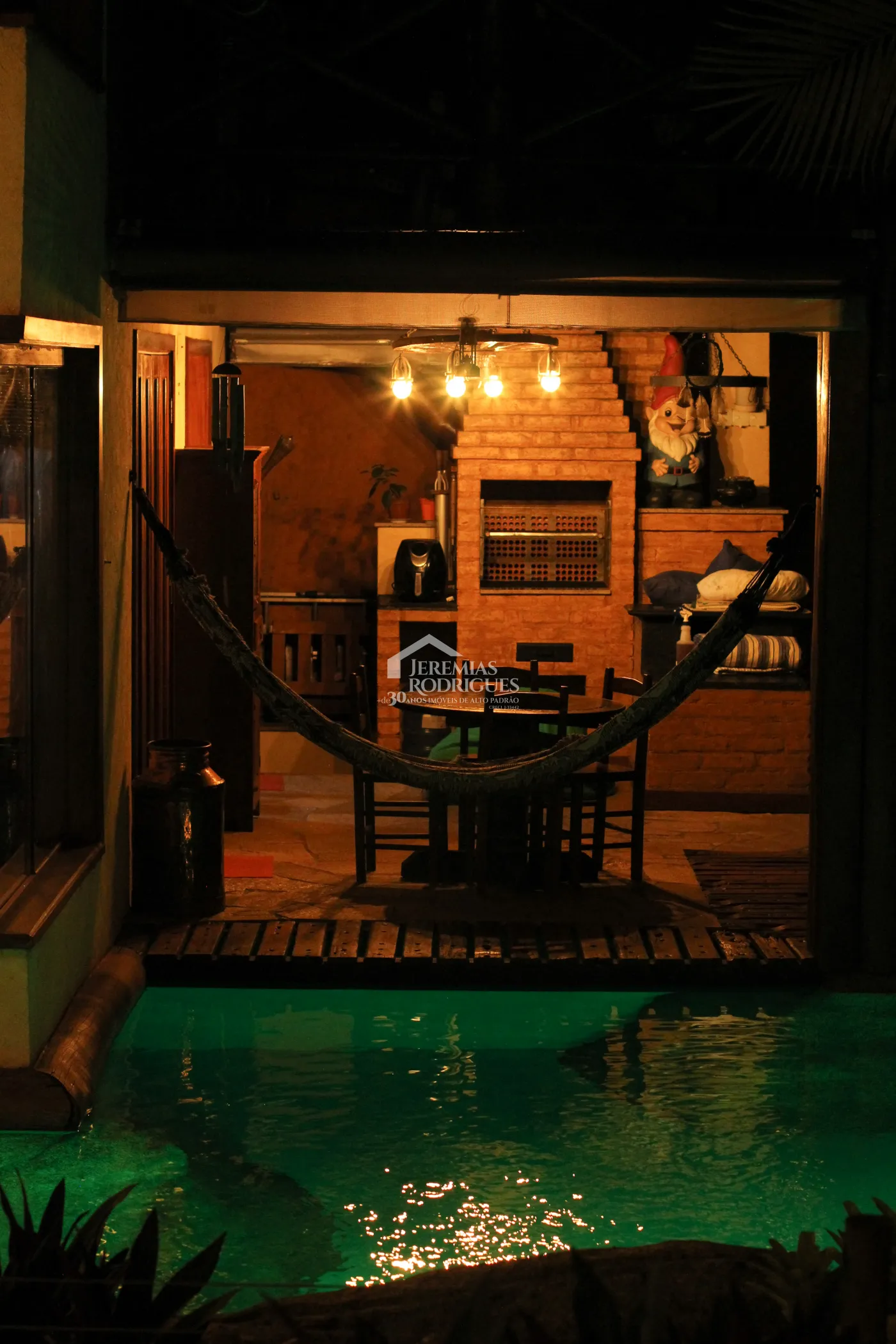 Casa para venda e locação com 5 dormitórios no Condomínio Taubaté Village em Taubaté/SP.