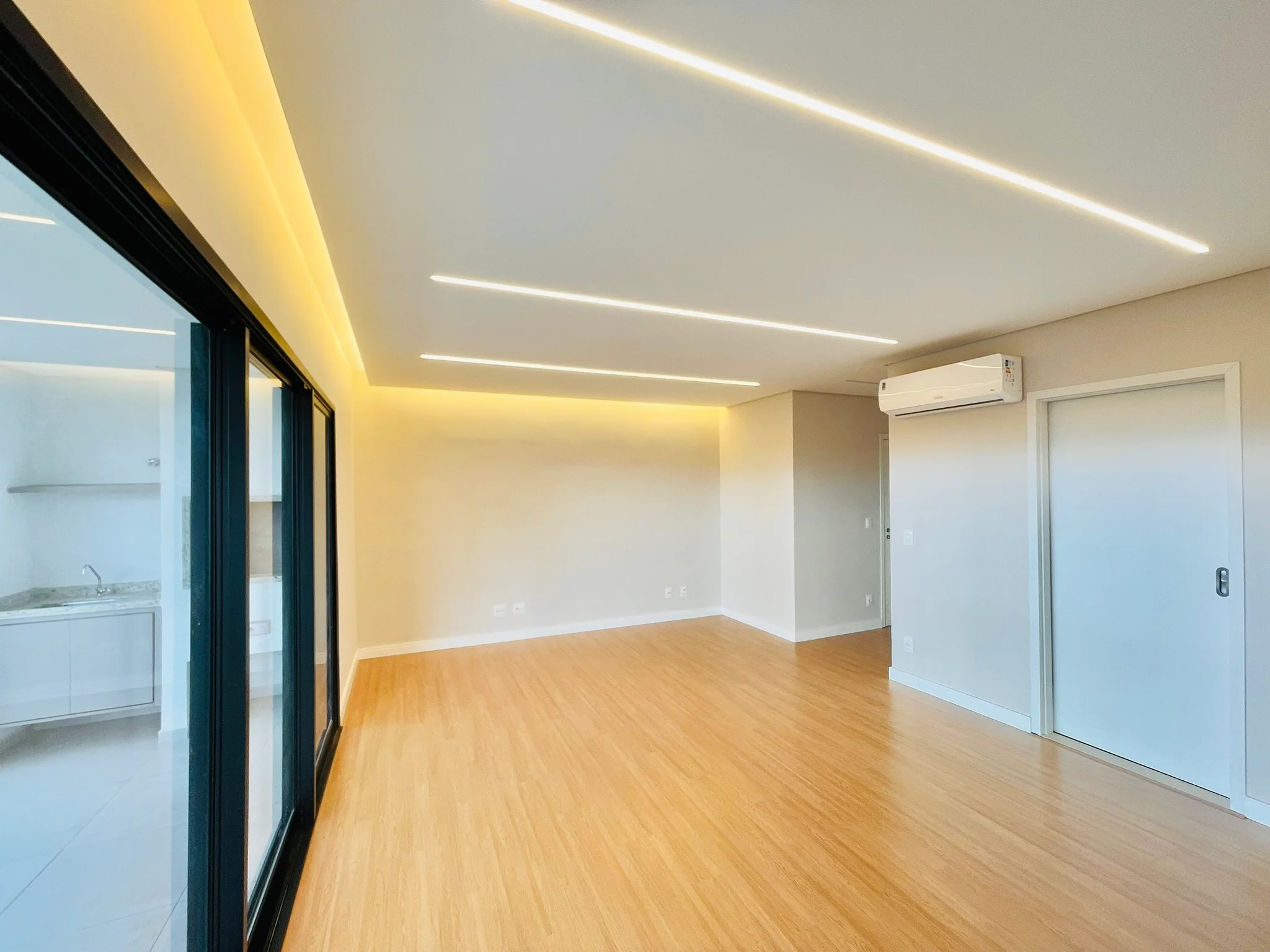 Apartamento para venda e locação com 3 dormitórios no Condomínio Lucca em Taubaté/SP. 