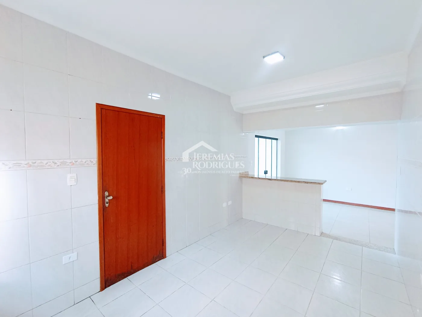 Casa para venda e locação com 4 dormitórios no Condomínio Campos do Conde I em Tremembé/SP