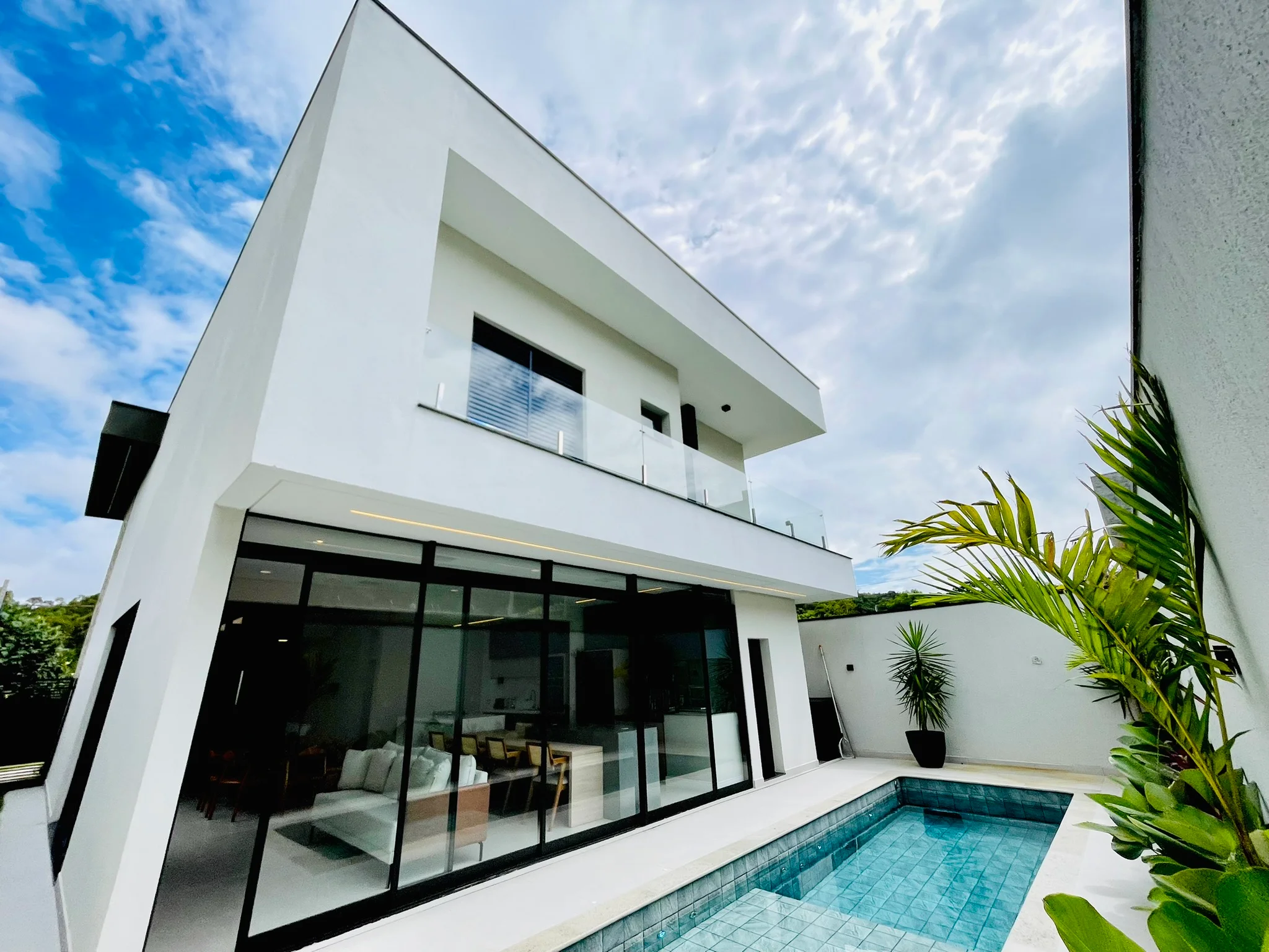 Casa à venda com 4 dormitórios no Condomínio Cyrela Landscape em Taubaté/SP. 