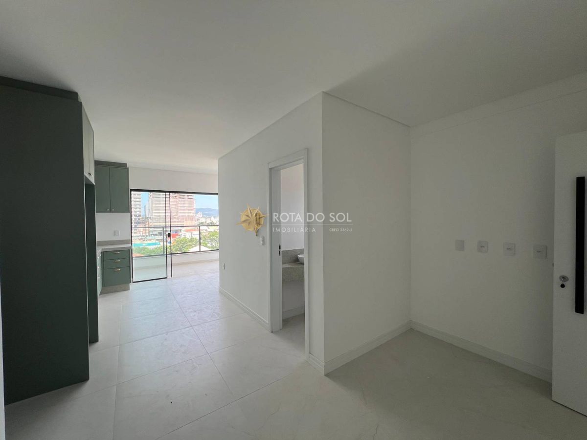 Málaga apartamento com 2 suítes e 1 vaga no Perequê — foto 1