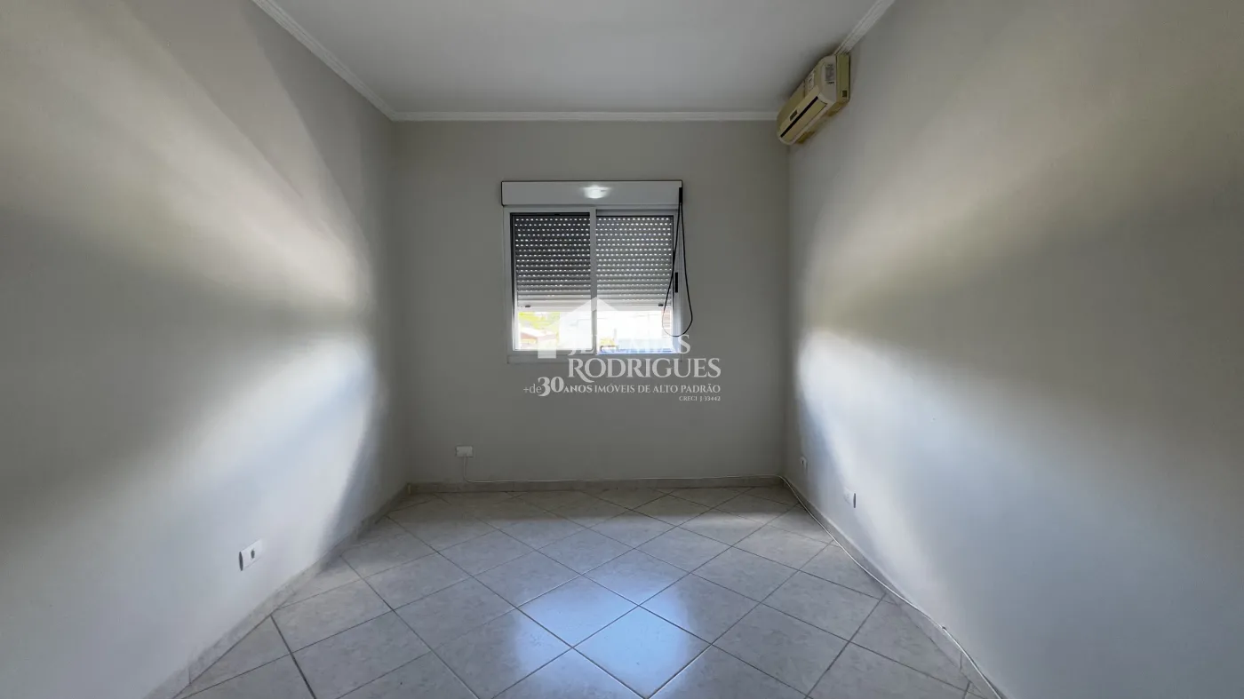 Casa para venda e locação com 4 dormitórios no Condomínio Real Ville I em Pindamonhangaba/SP.