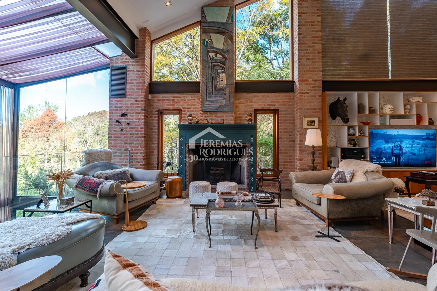 Casa com 7 suítes, 770 m² - Pedra do Fogo - Campos do Jordão/SP.