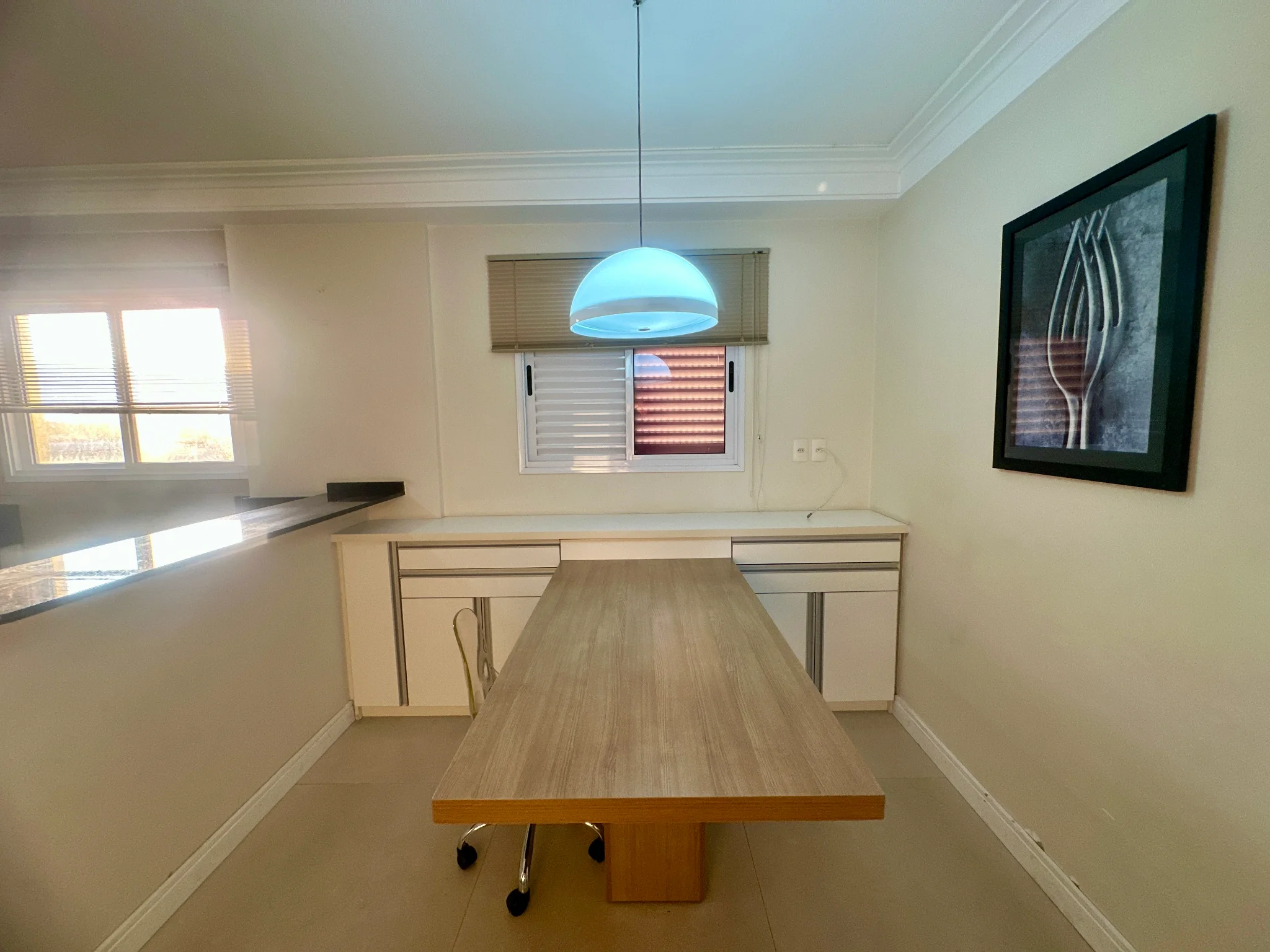 Apartamento mobiliado para venda e locação, 263 m² no Edifício Placere em Taubaté/SP.