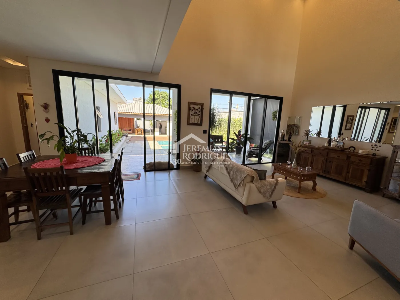 Casa à venda com 4 quartos no Condomínio Village Paineiras em Pindamonhangaba/SP