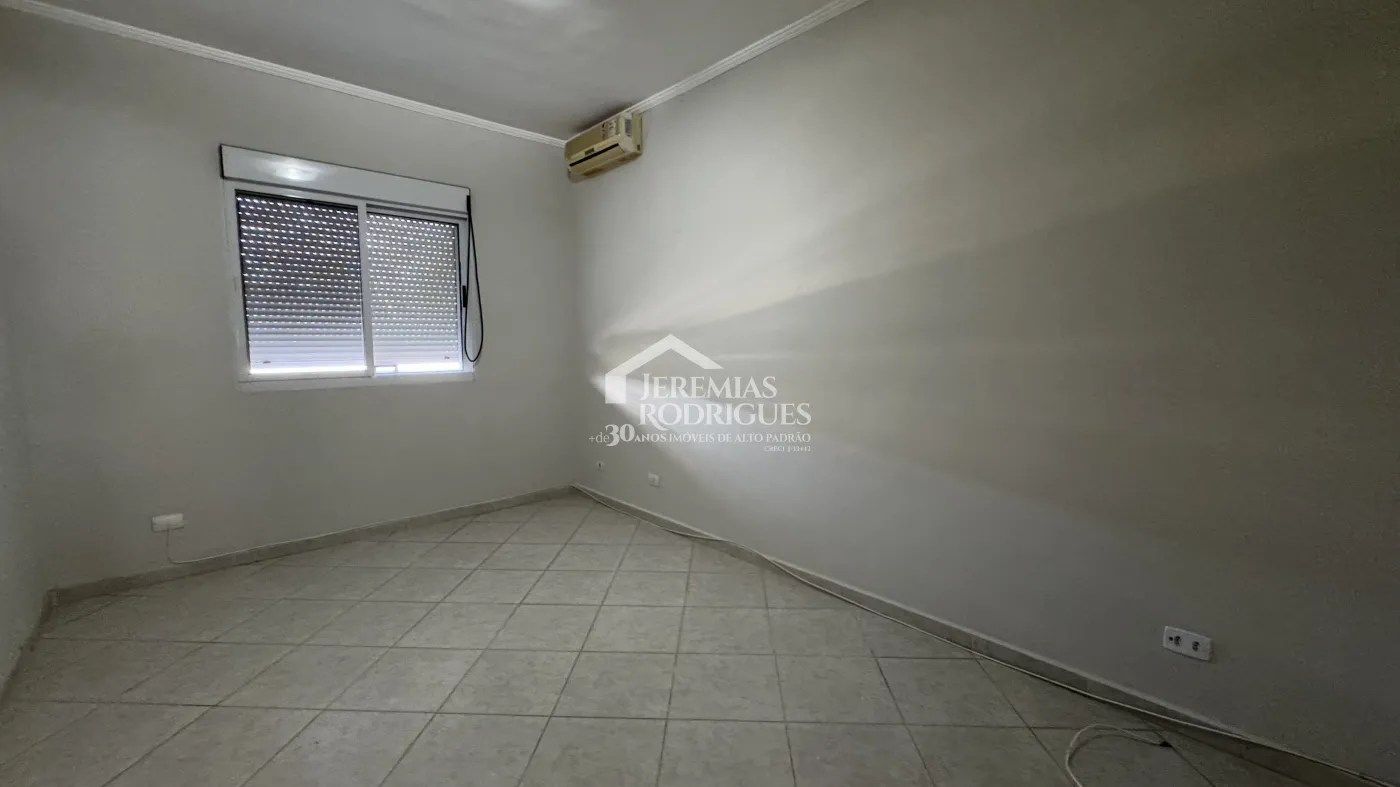 Casa para venda e locação com 4 dormitórios no Condomínio Real Ville I em Pindamonhangaba/SP.