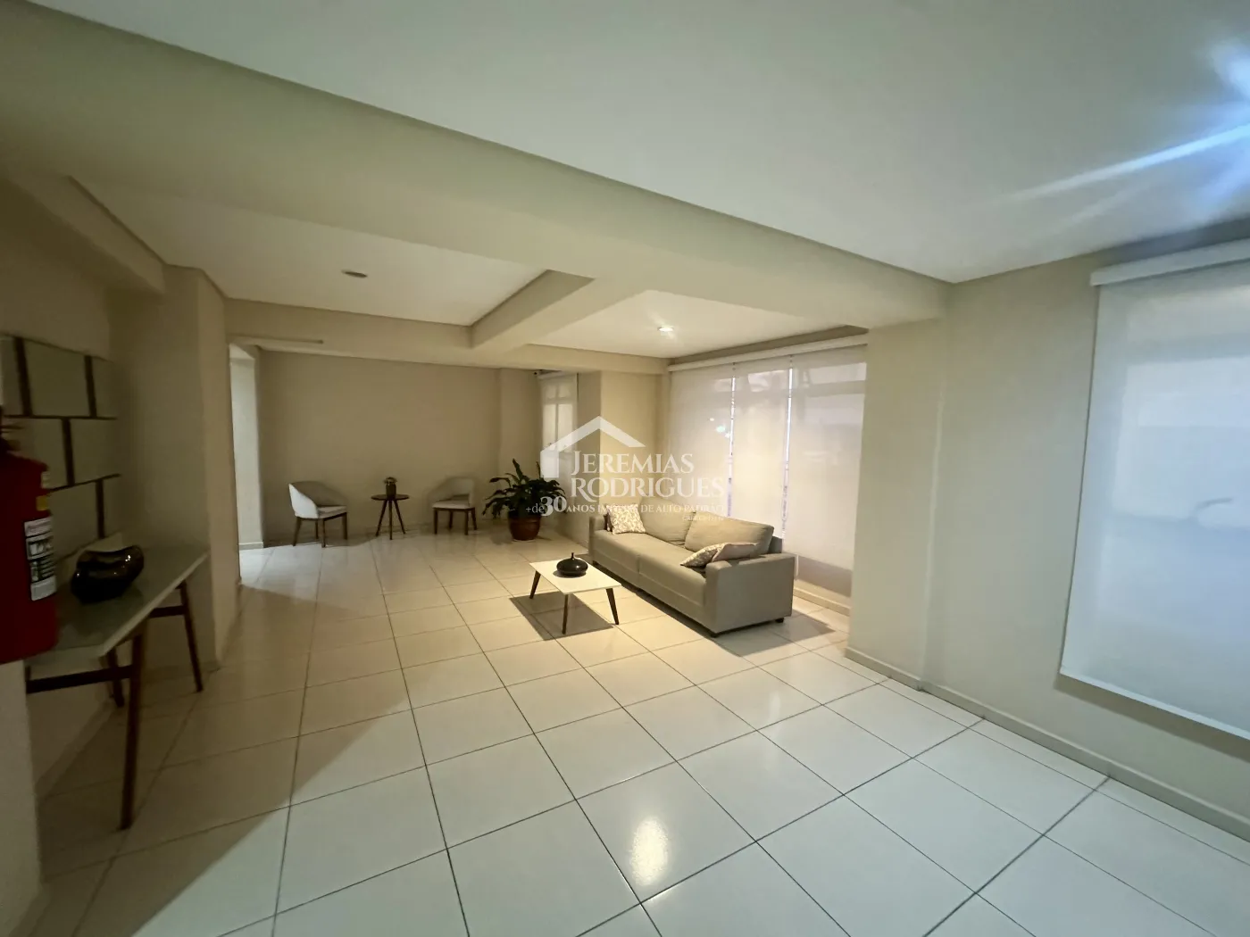 Apartamento para locação no Edifício Grand Valle Royal em Pindamonhangaba/SP. — foto 1