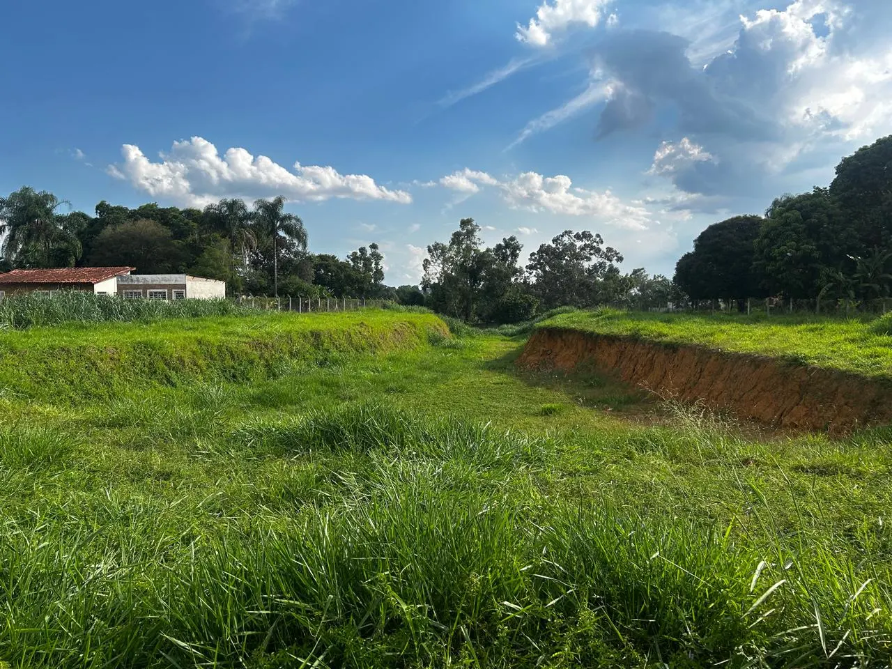 Área para empreendimento e residencial à venda no bairro Independência em Taubaté/SP