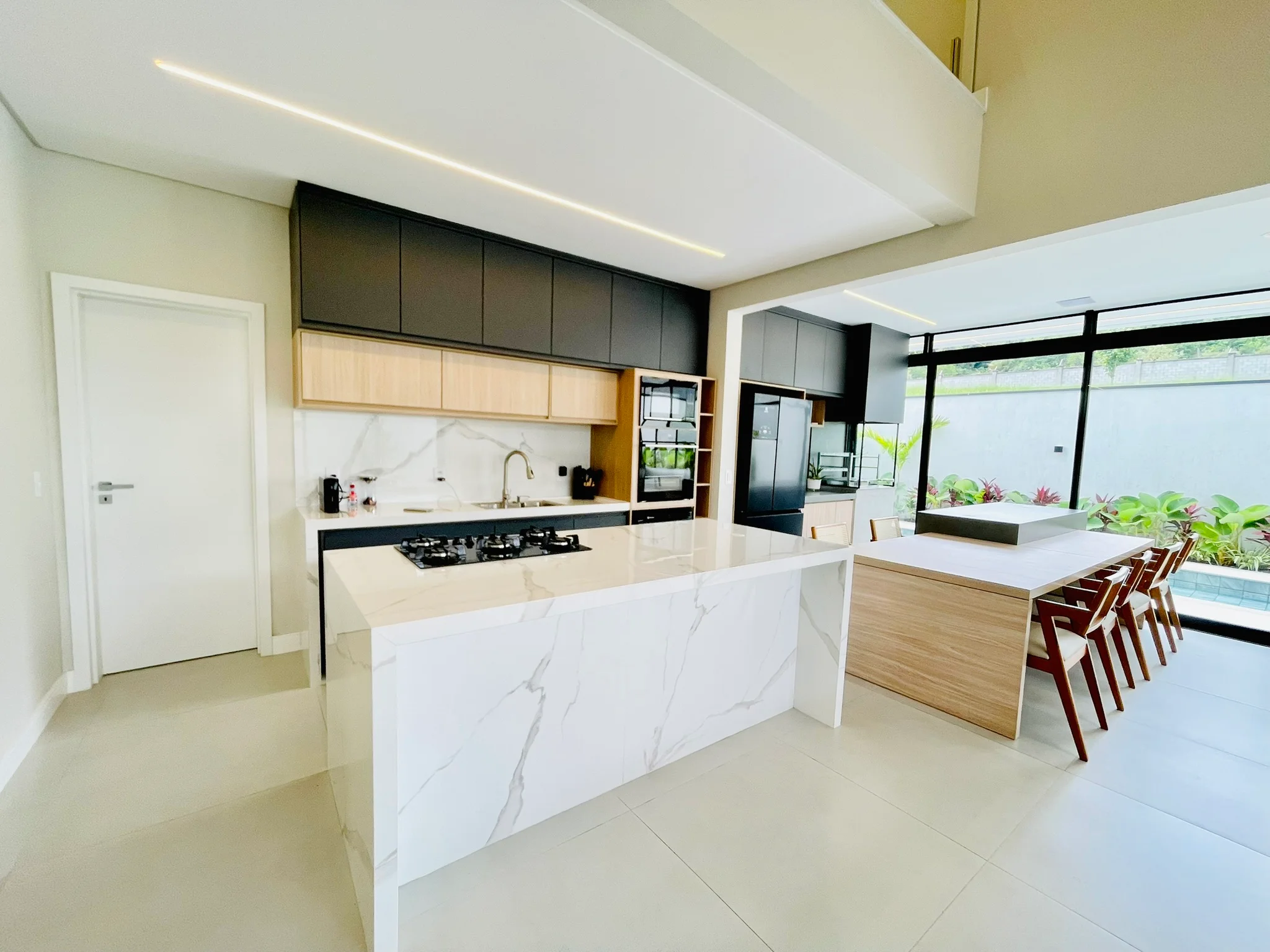 Casa à venda com 4 dormitórios no Condomínio Cyrela Landscape em Taubaté/SP. 