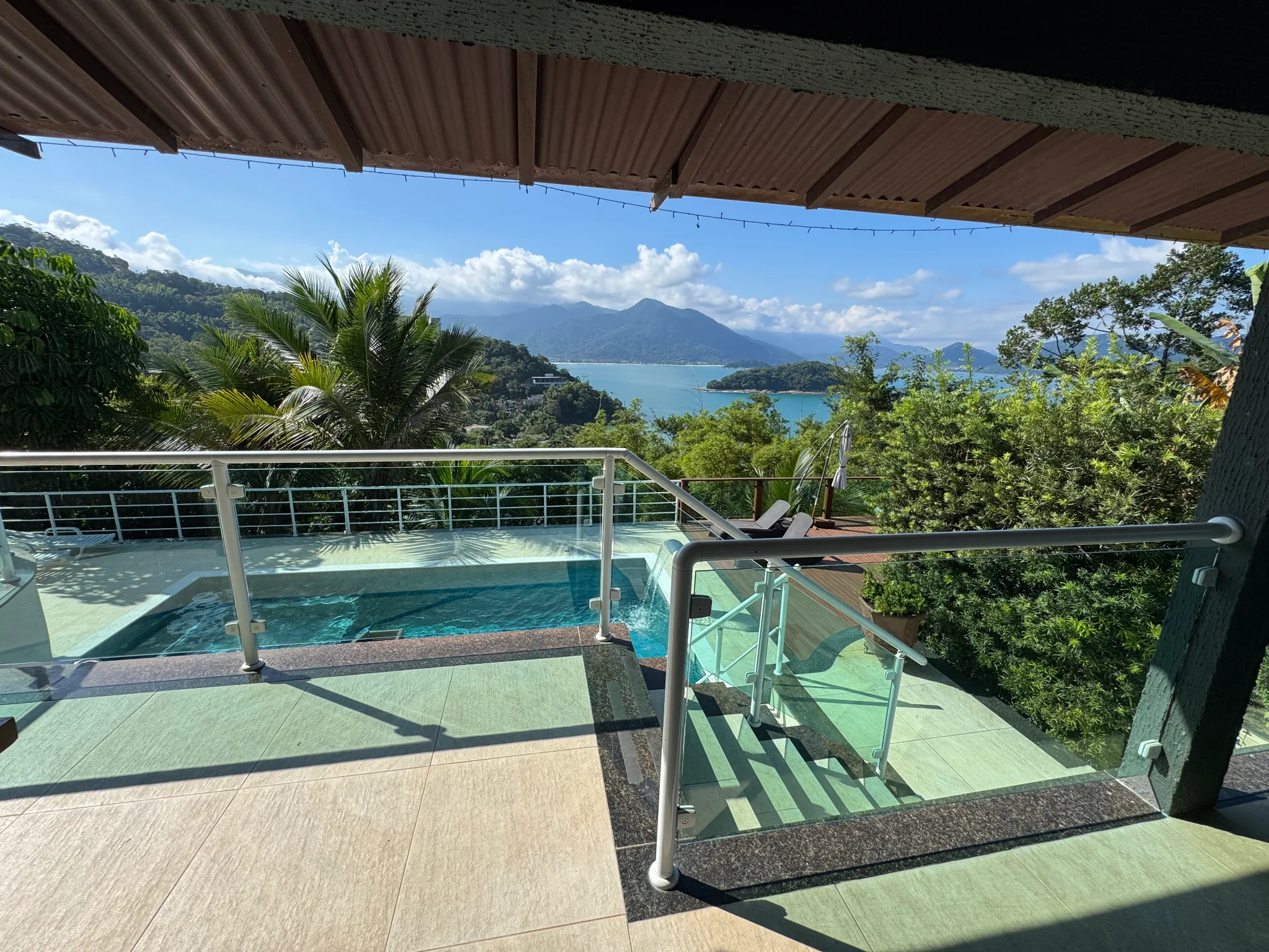 Casa à venda com 6 suítes no Condomínio Caçandoca em Ubatuba/SP