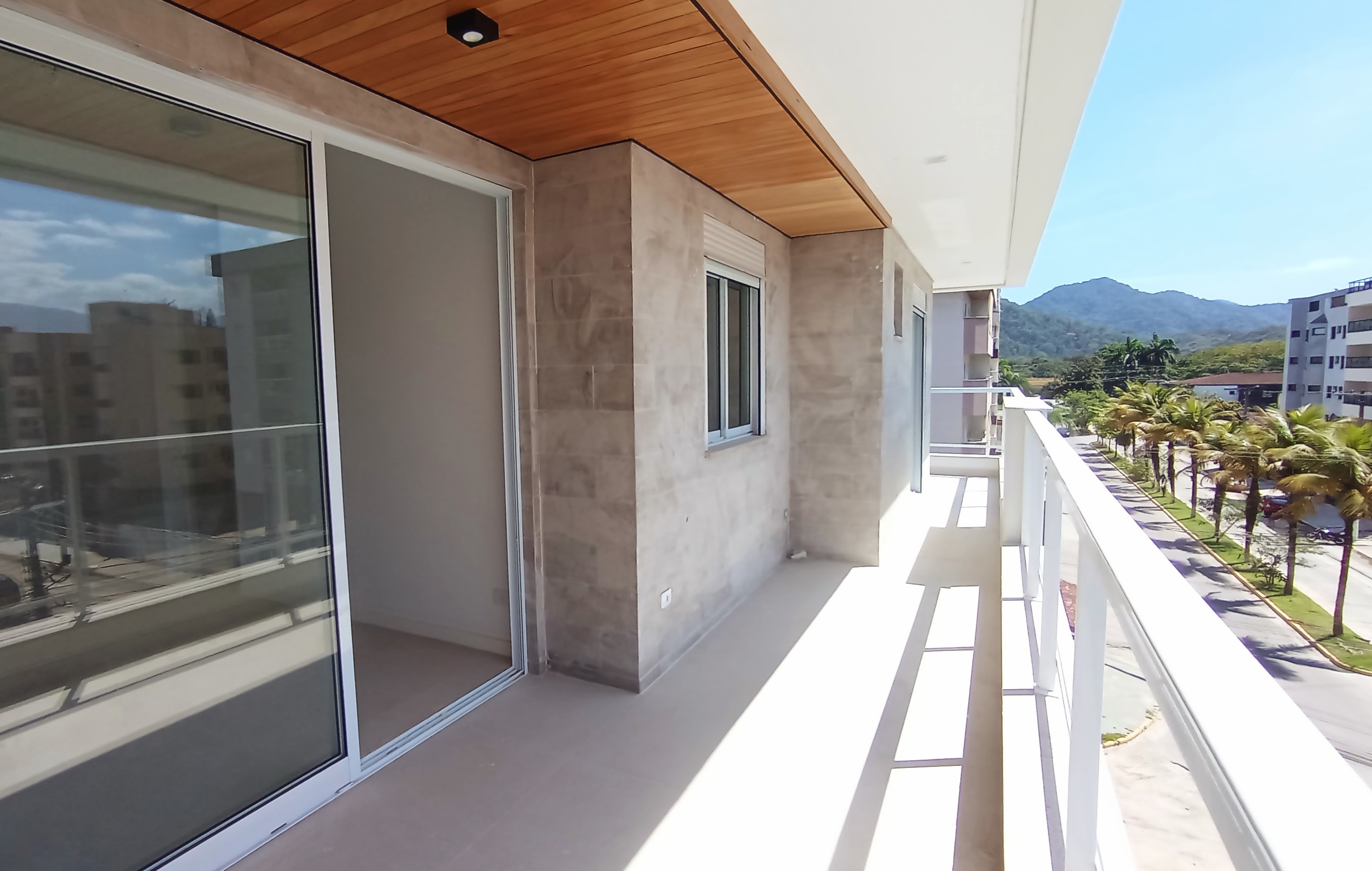 Apartamento à venda com 3 dormitórios, 98 m² no Condomínio Porto Gaia em Ubatuba/SP.