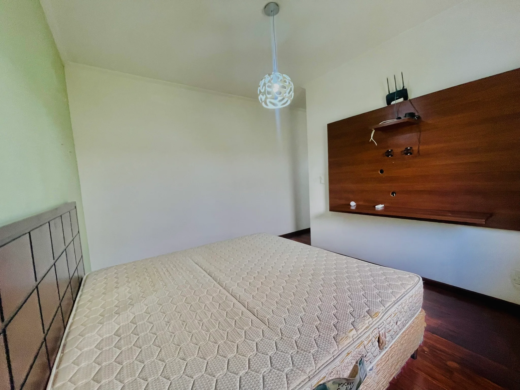 Casa à venda com 4 dormitórios no Condomínio Real Ville em Pindamonhangaba/SP. 