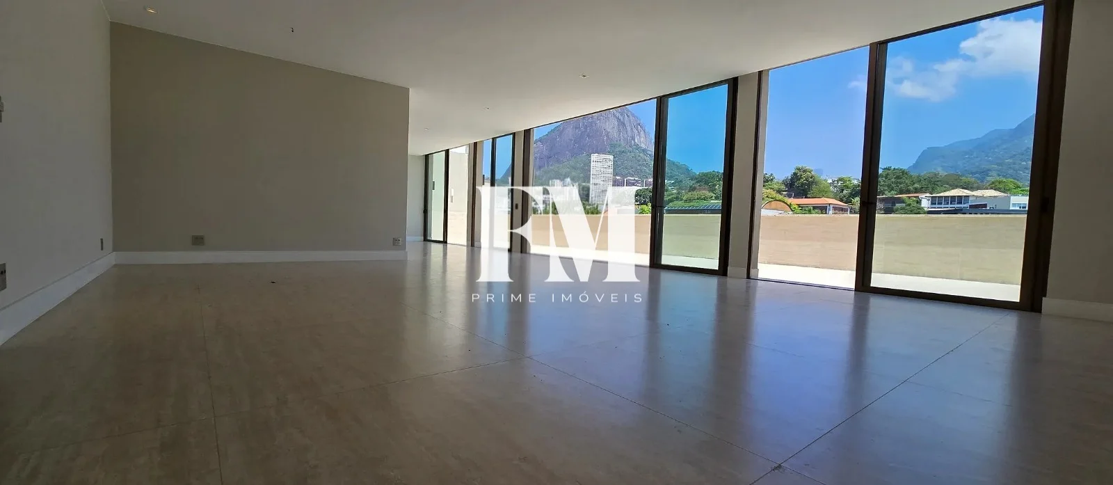 Cobertura linear, toda modernizada à venda no Leblon, São 460m², 4 suítes, vista indevassável! - foto 5