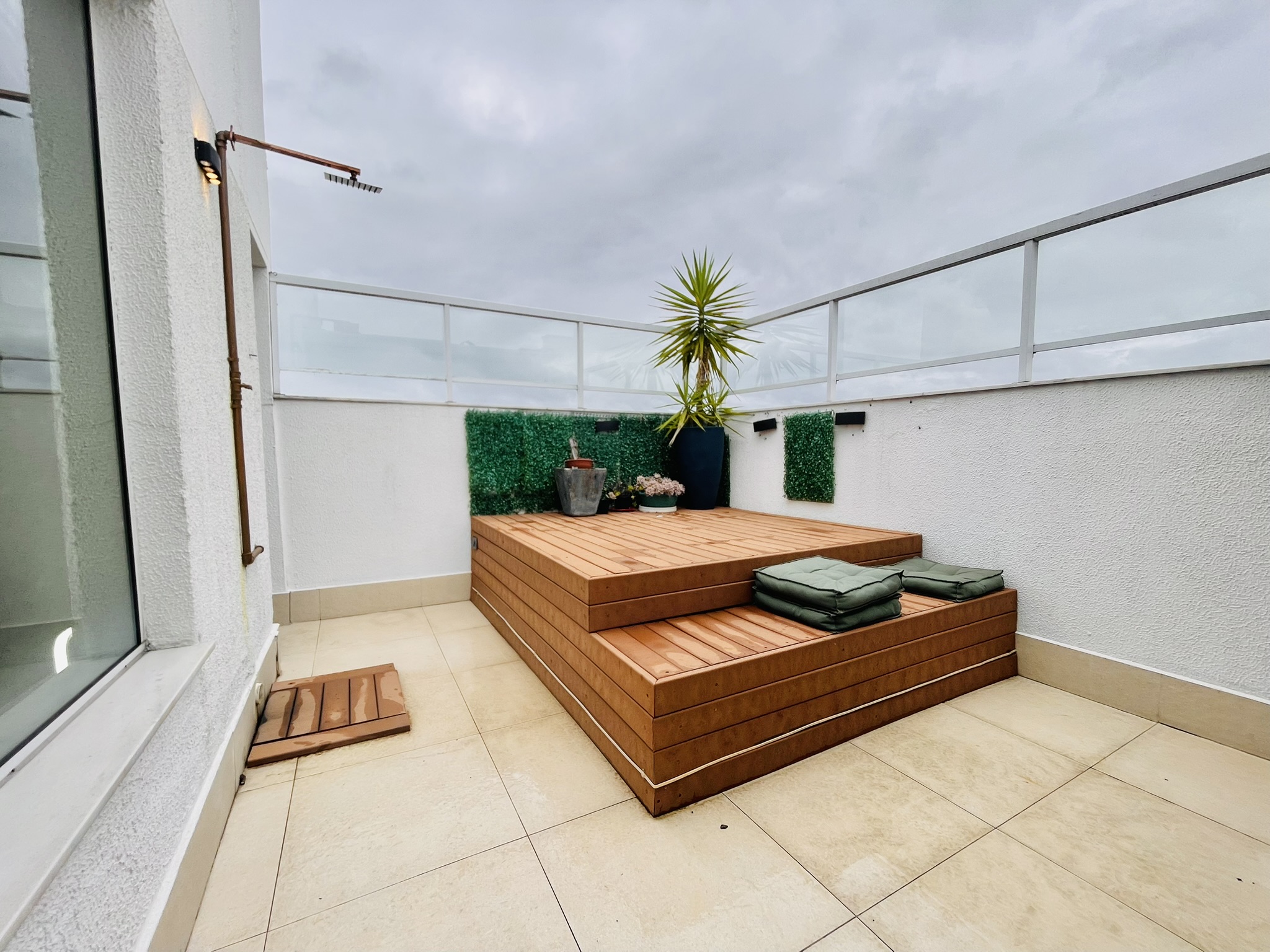 Cobertura duplex com 3 suítes no Edifício Solar do Jatobá em Taubaté/SP. 