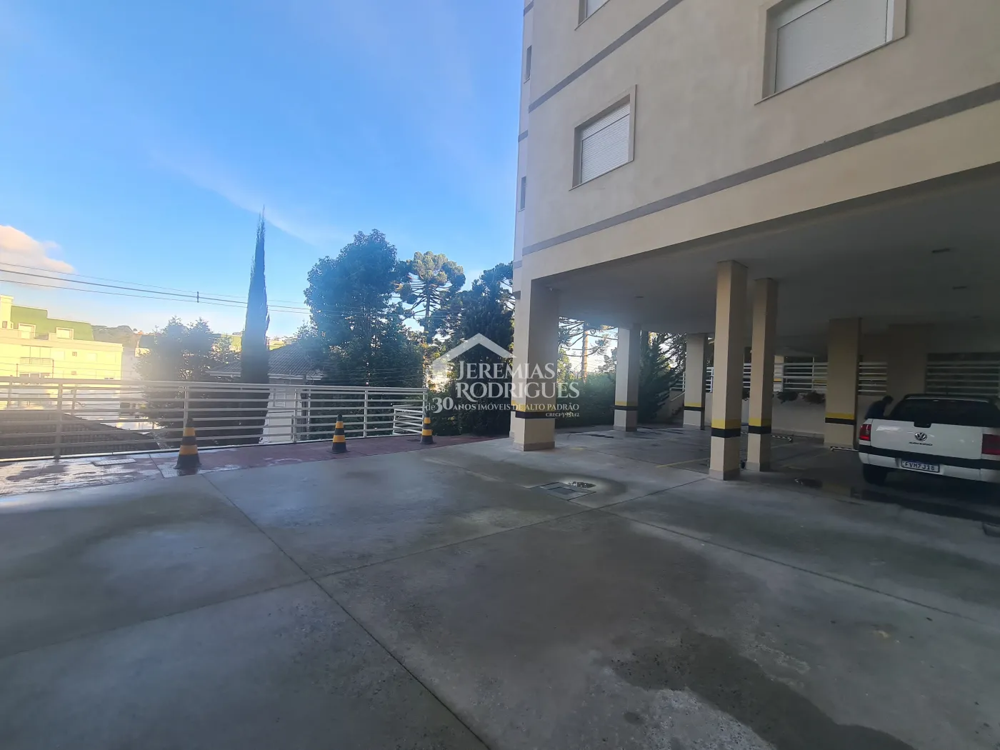 Apartamento para venda com 3 dormitórios no Condomínio Vila Americana em Campos do Jordão/SP