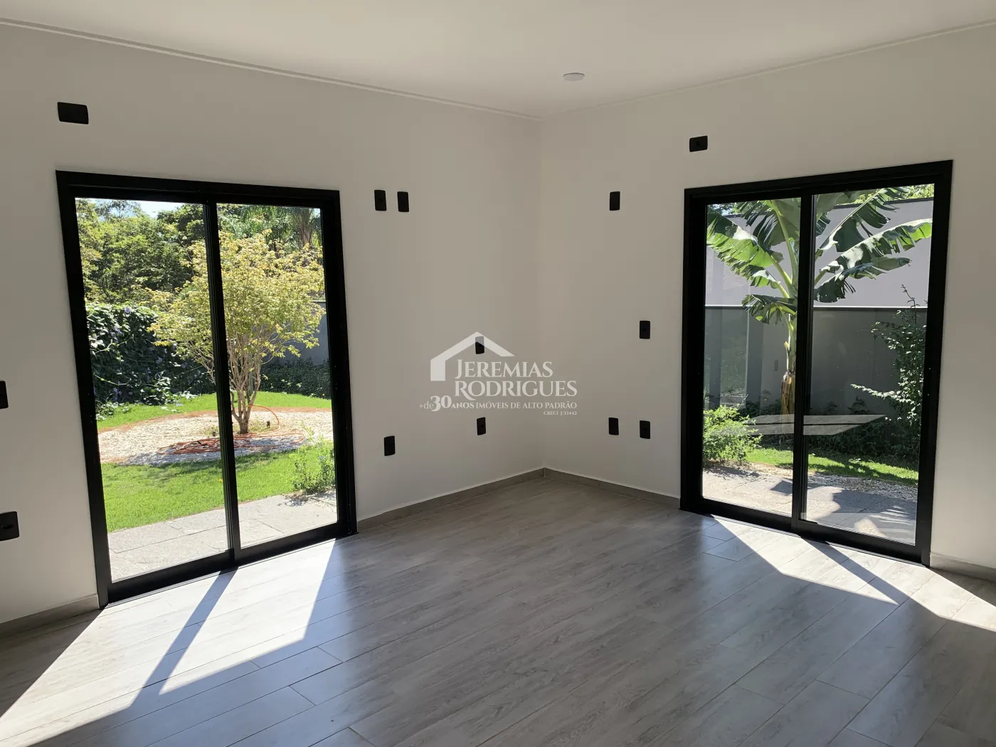 Casa à venda com 4 suítes no Condomínio Altos do Cataguá em Taubaté/SP