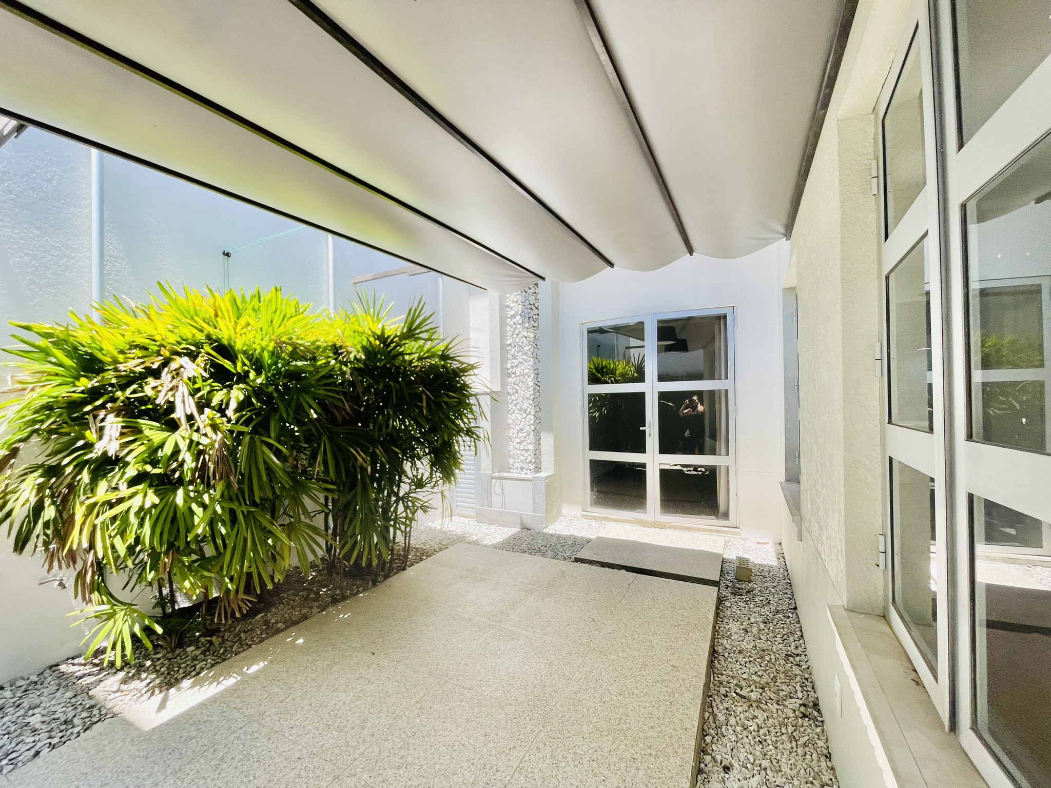 Casa à venda com 3 suítes no Condomínio Campos do Conde II em Tremembé/SP.