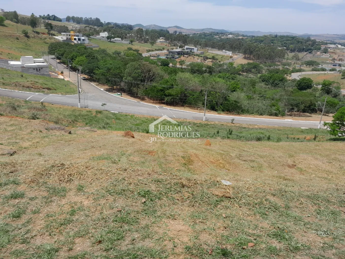 Terreno à venda com 630 m² no Condomínio Campos do Conde em Taubaté/SP.