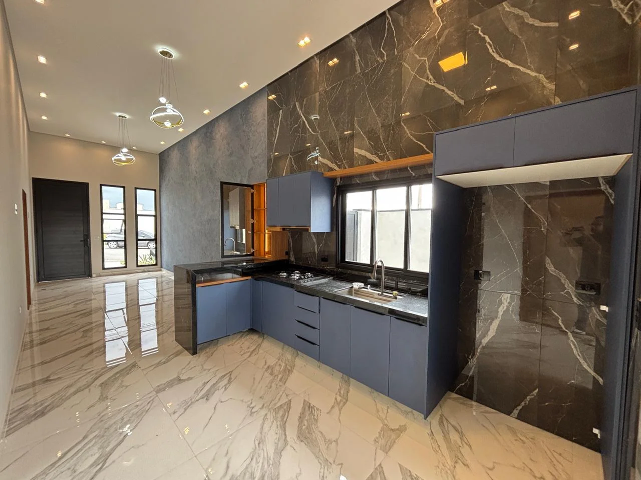Casa alto padrão 120m² com jardim de inverno à venda no Bosque da Imperatriz – Pindamonhangaba/SP