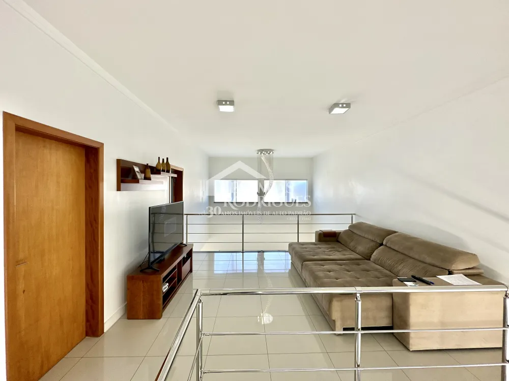 Casa mobiliada para locação no Condomínio Campos do Conde I em Tremembé/SP. 