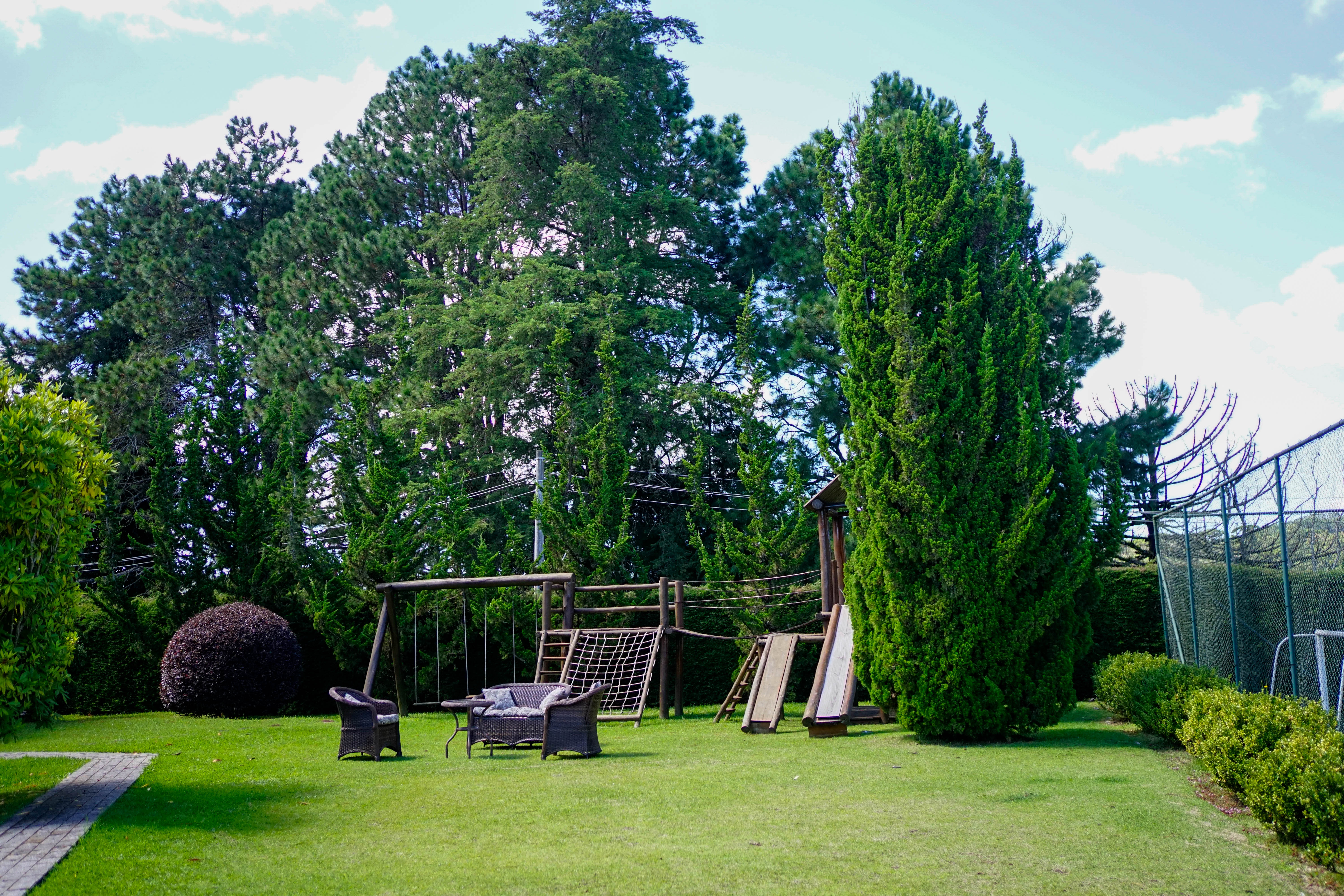 Pousada à venda com 6 suítes no bairro Vila Marinella em Campos do Jordão/SP.