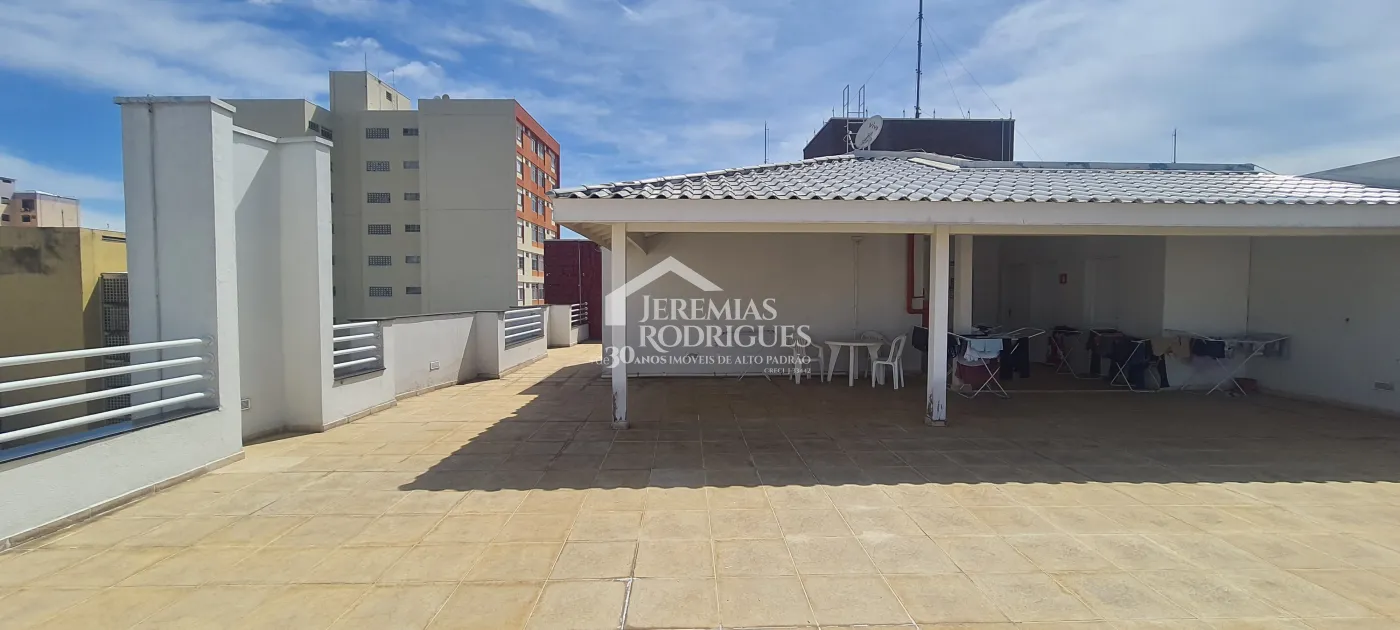 Prédio para venda com 32 kitnets mobiliadas e 07 lojas com renda no centro de Taubaté/SP