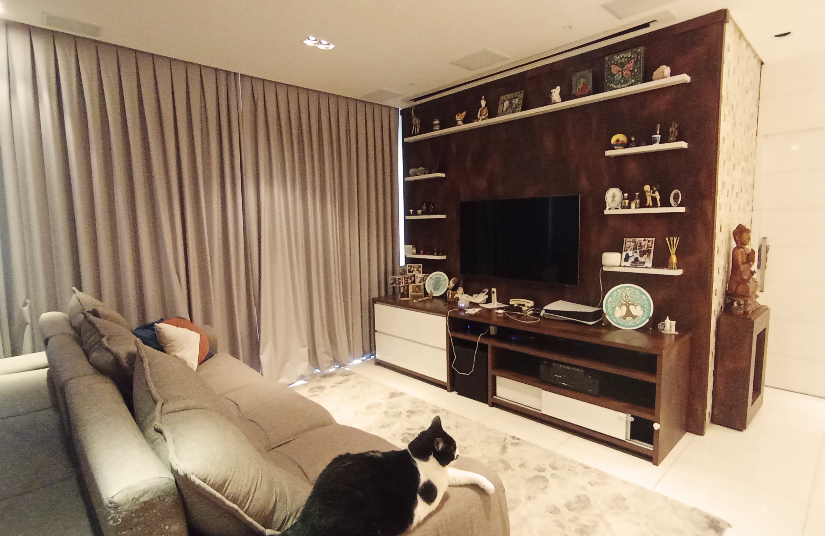 Apartamento à venda com 3 suítes no Condomínio Renaissance em Taubaté/SP.