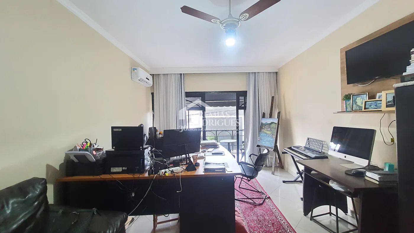 Casa para locação com 5 dormitórios no Centro em Taubaté/SP.