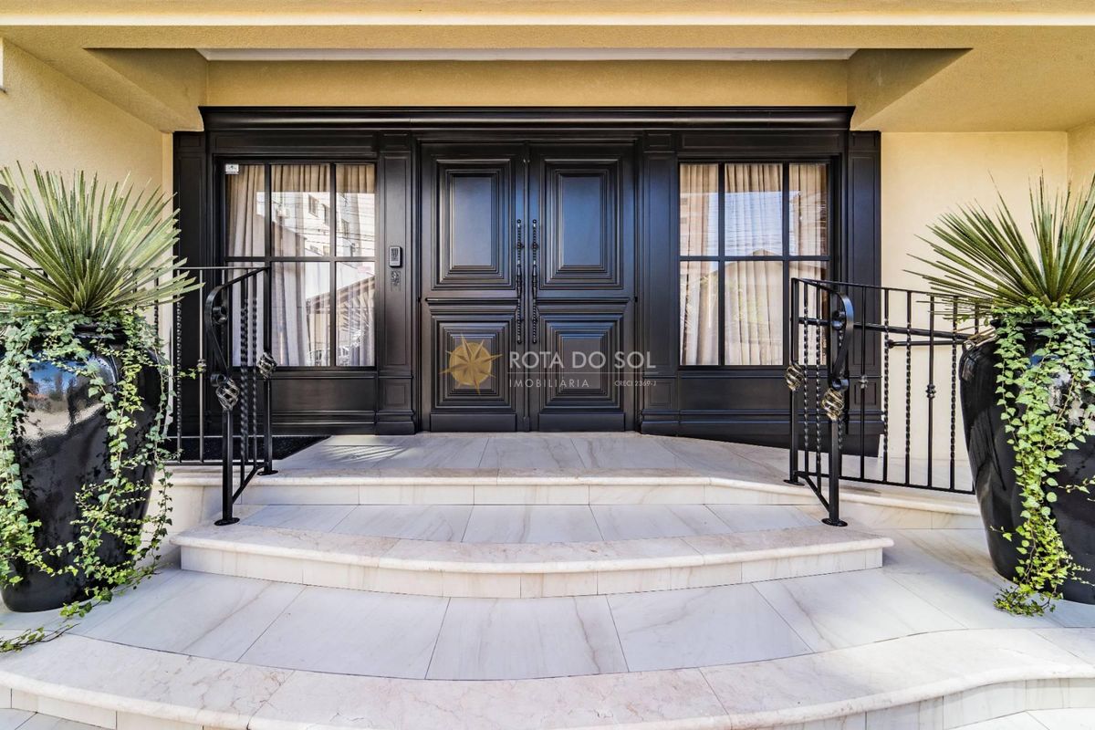 Residencial La Victoria apartamento 3 Suítes e 3 Vagas em Meia Praia Itapema SC
