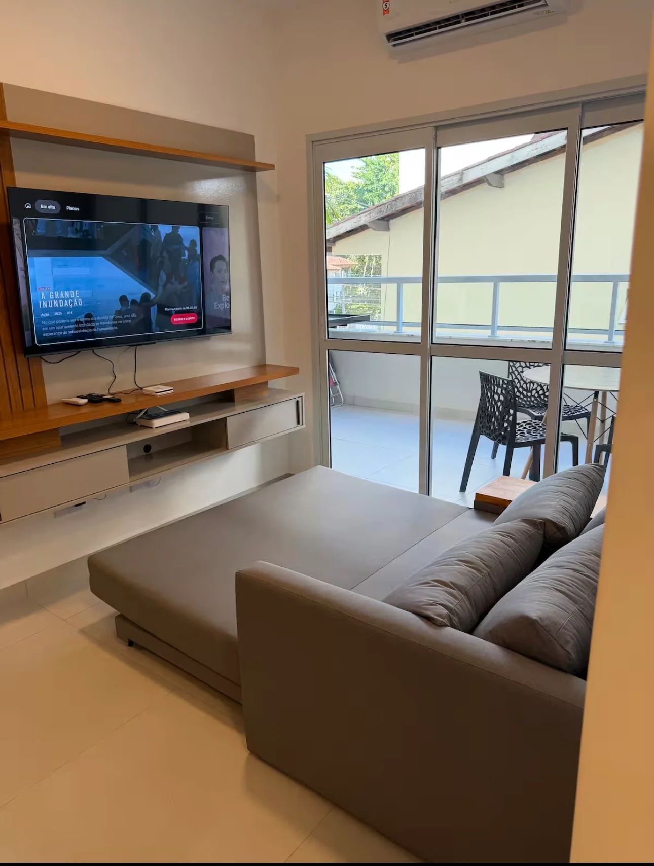 Apartamento à venda com 2 suítes no Condomínio Cian em Ubatuba/SP. 