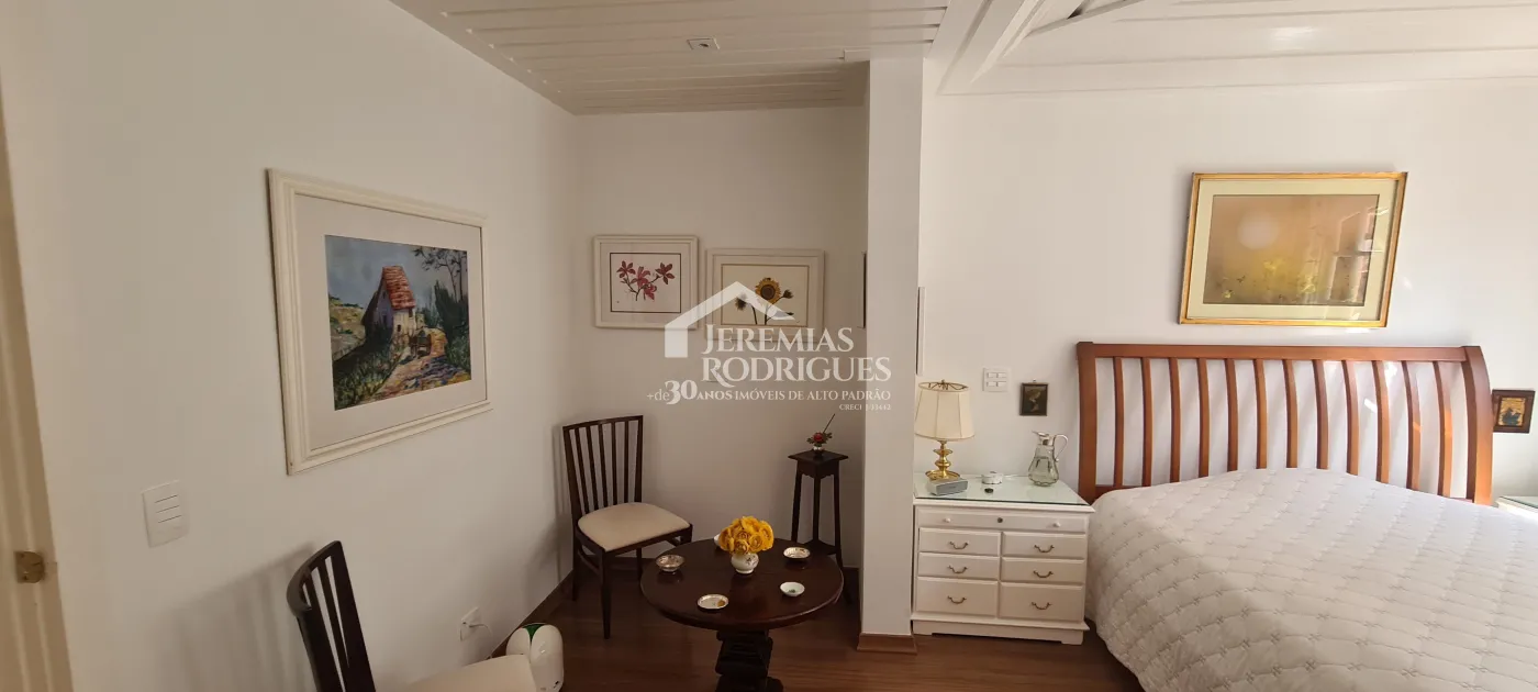 Apartamento à venda com 4 suítes no Edifício Evergreen em Campos do Jordão/SP