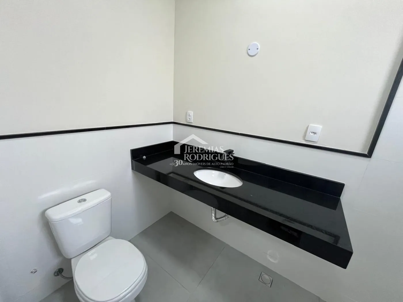 Casa com 3 dormitórios, 184 m² - Condomínio Parque das Araucárias - Tremembé/SP.