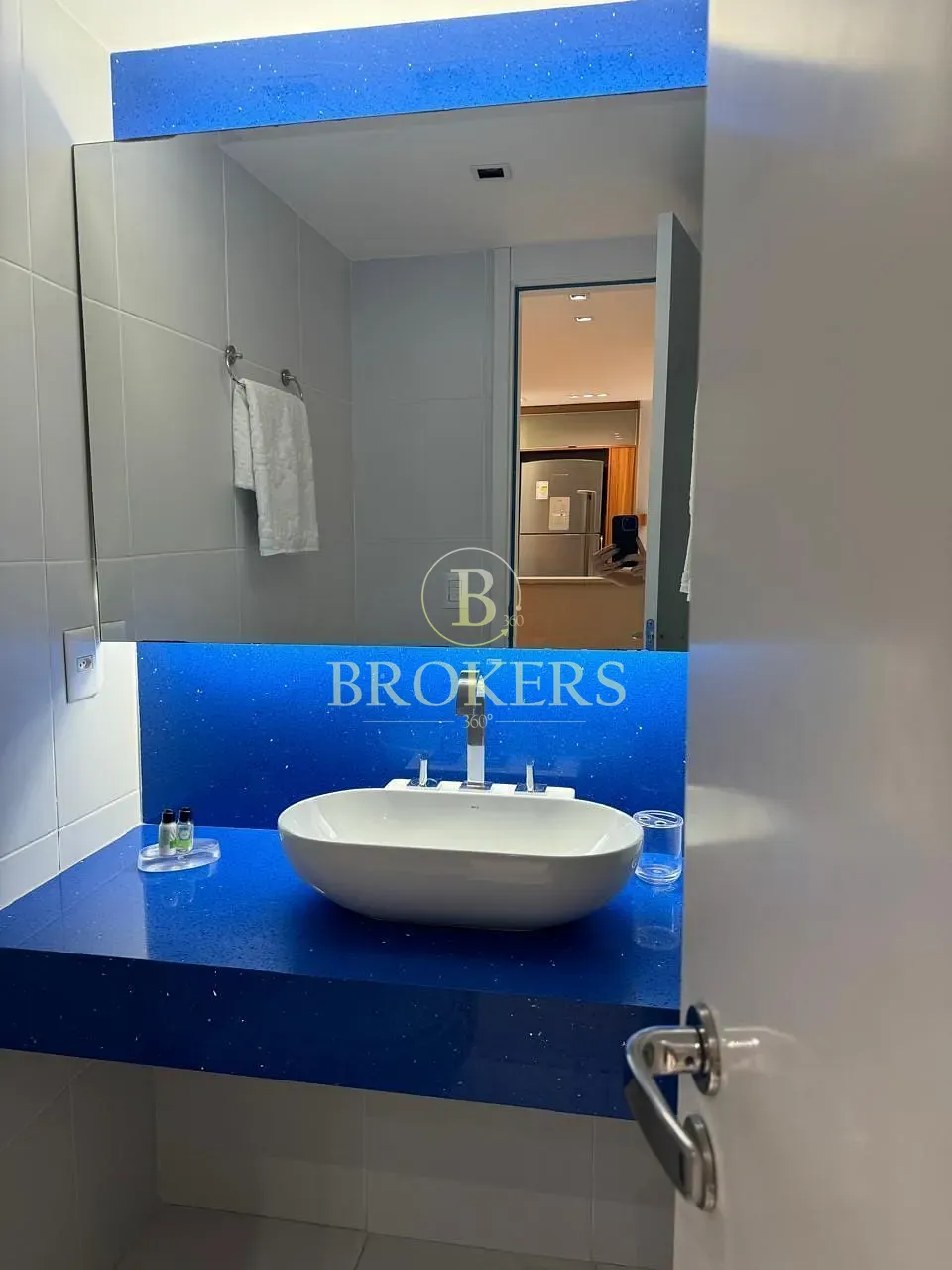 Apartamento a venda. Ipanema na quadra da praia! 2 quartos (1 suíte), varanda com vista mar, vaga,