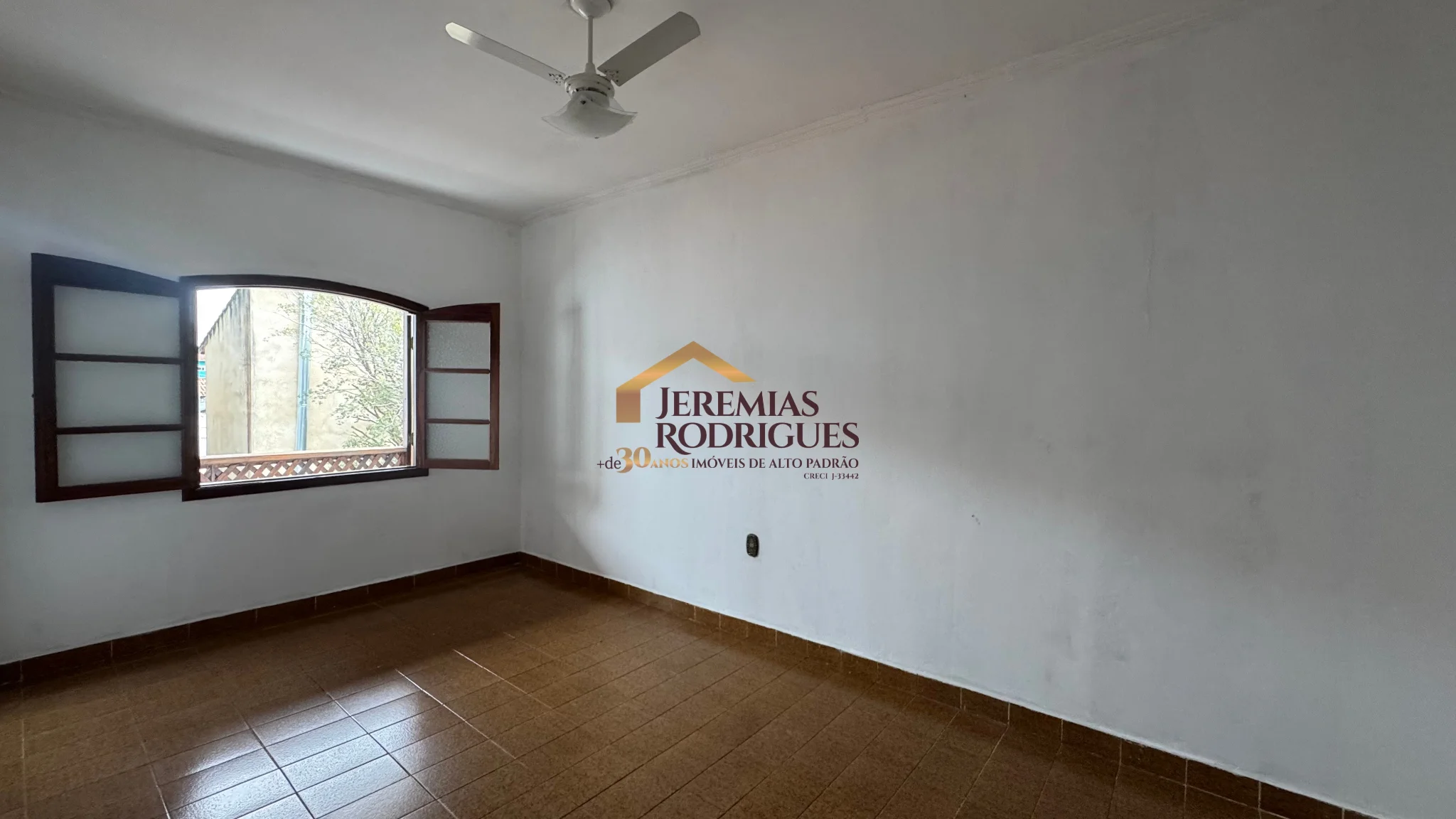 Casa para locação e venda no Bairro São Benedito em Pindamonhangaba/SP. — foto 13