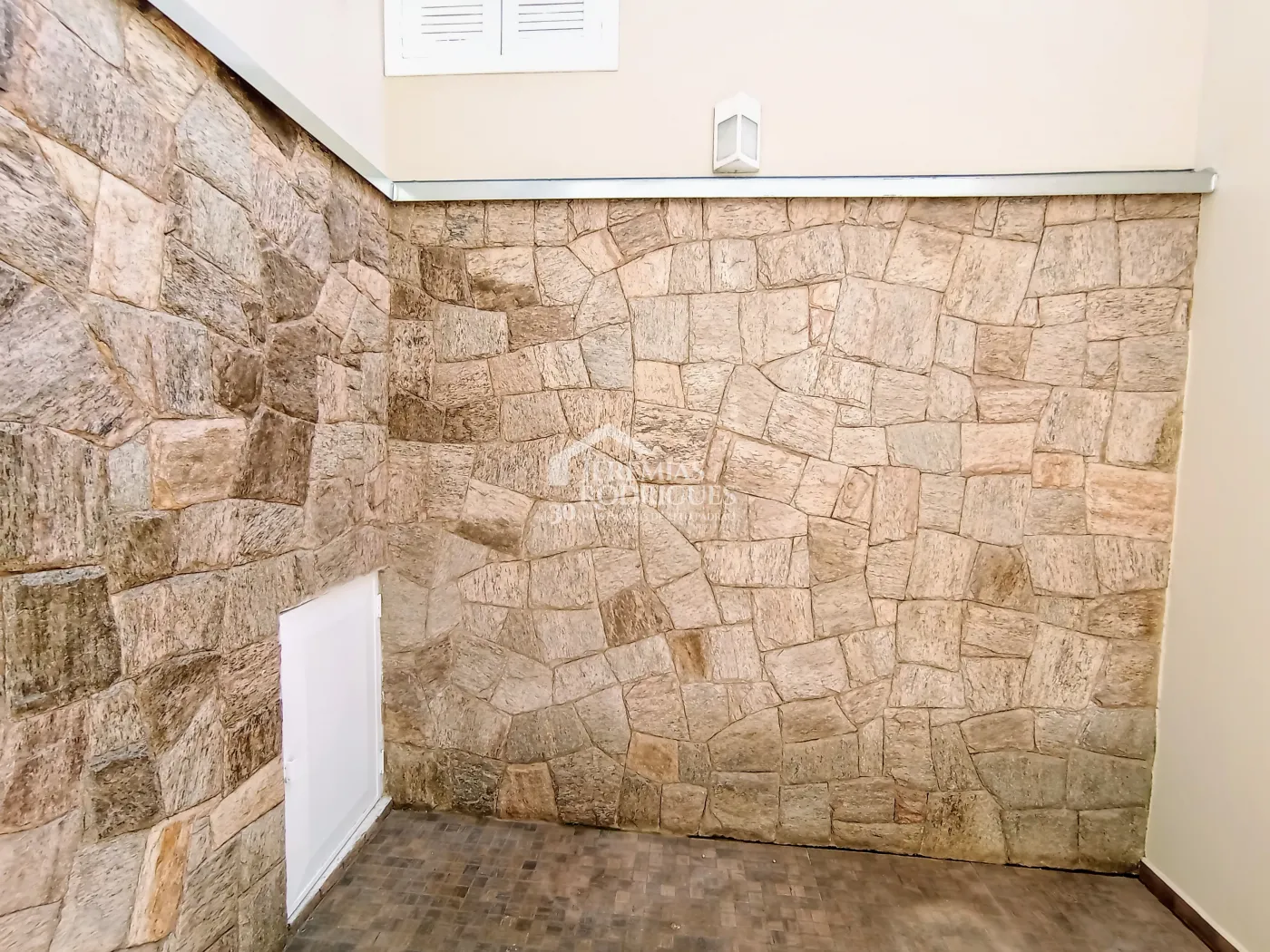 Casa para locação com 4 dormitórios no Condomínio Taubaté Village em Taubaté/SP.