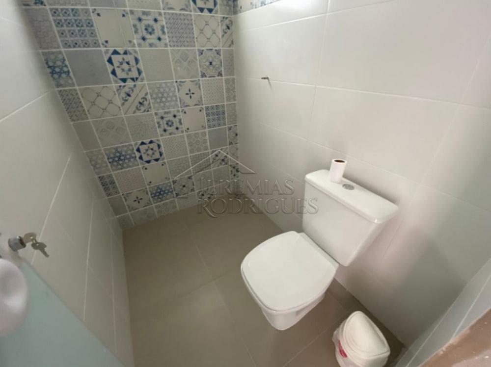 Casa à venda com 2 suítes no bairro do Bonfim em Taubaté/SP.
