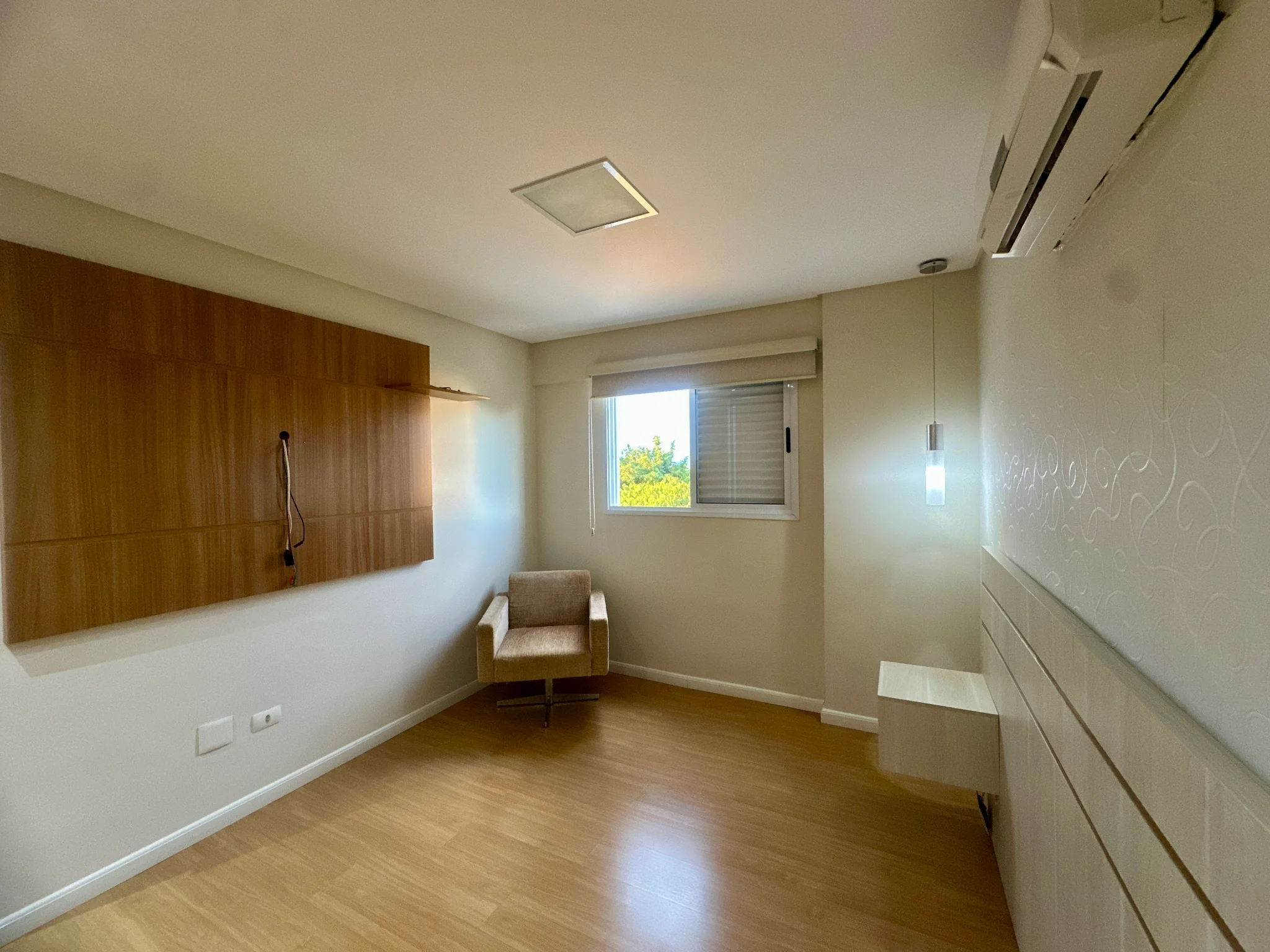 Apartamento mobiliado para venda e locação, 263 m² no Edifício Placere em Taubaté/SP.
