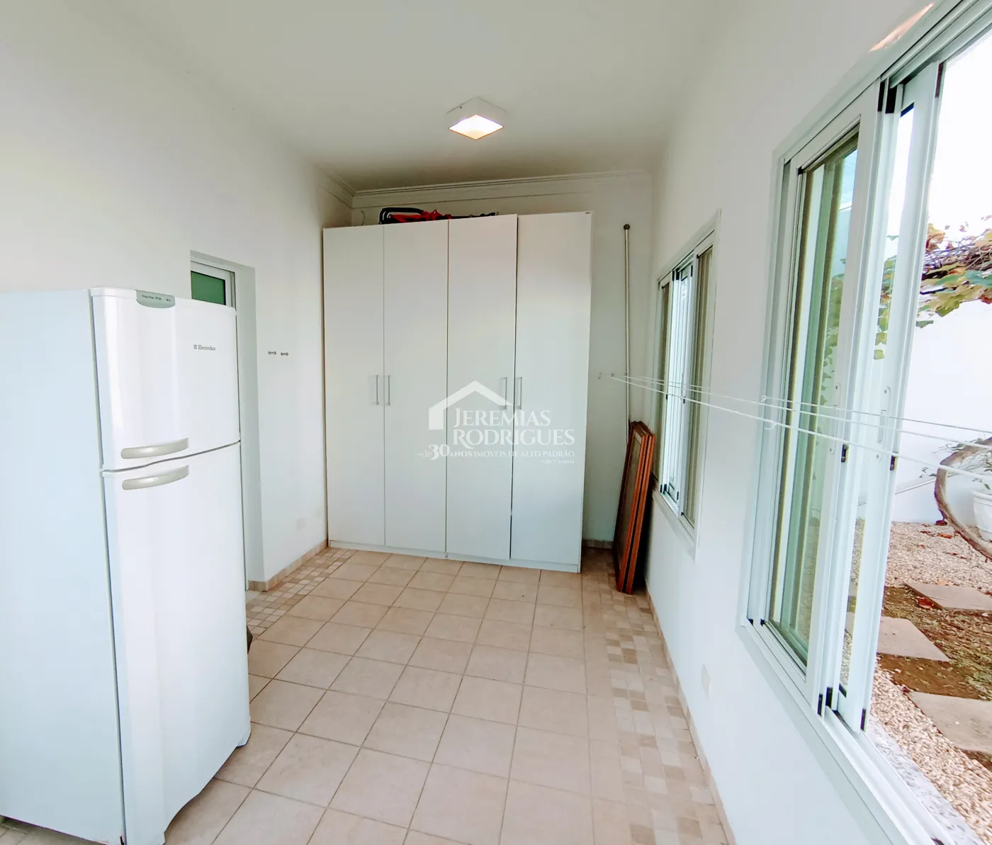 Casa à venda com 4 dormitórios no Condomínio Taubaté Village em Taubaté/SP.