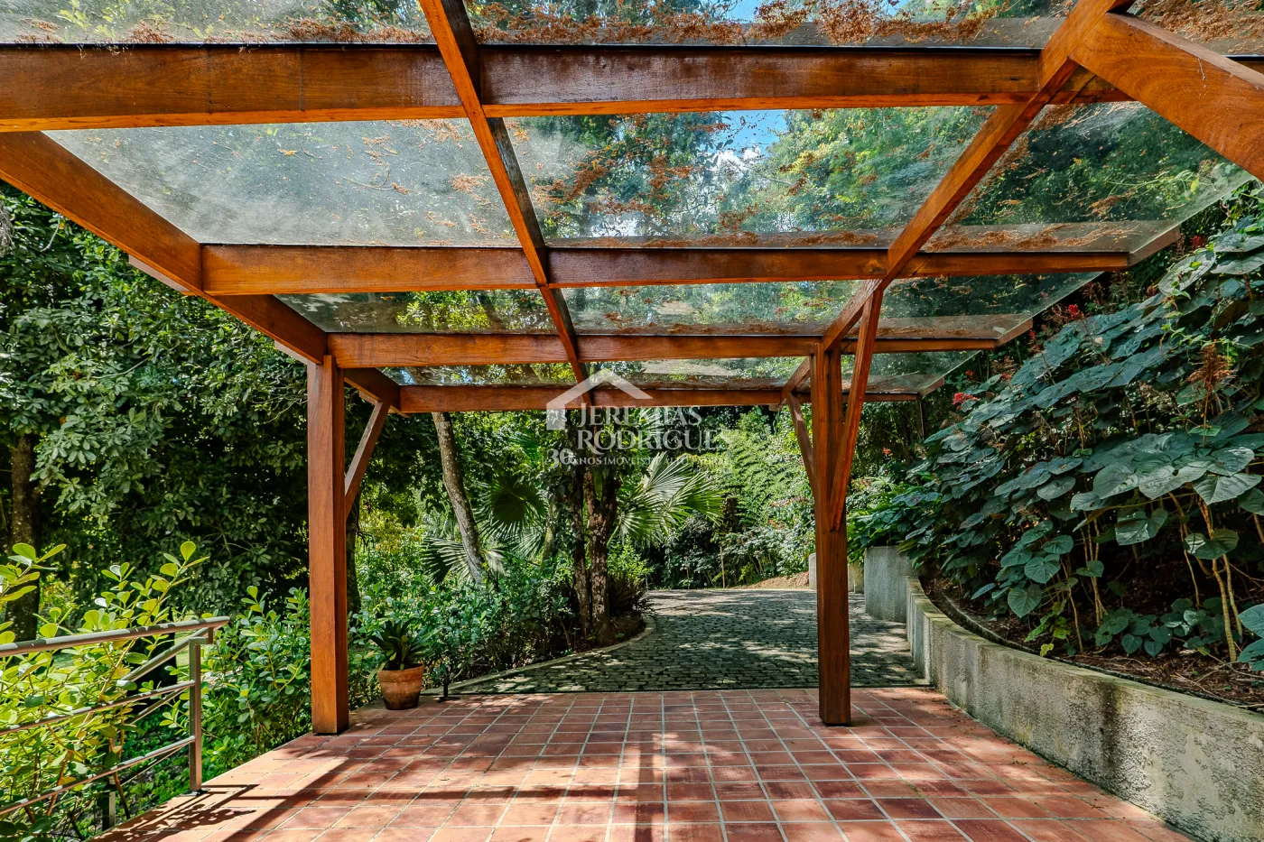 Fazenda à venda com 3.389.000,00 m² em Piraí/RJ.