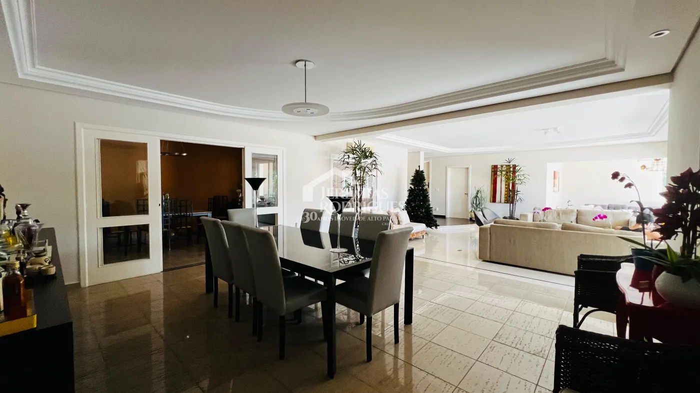 Casa para venda e locação com 6 dormitórios no Condomínio Chácaras Cataguá em Taubaté/SP.