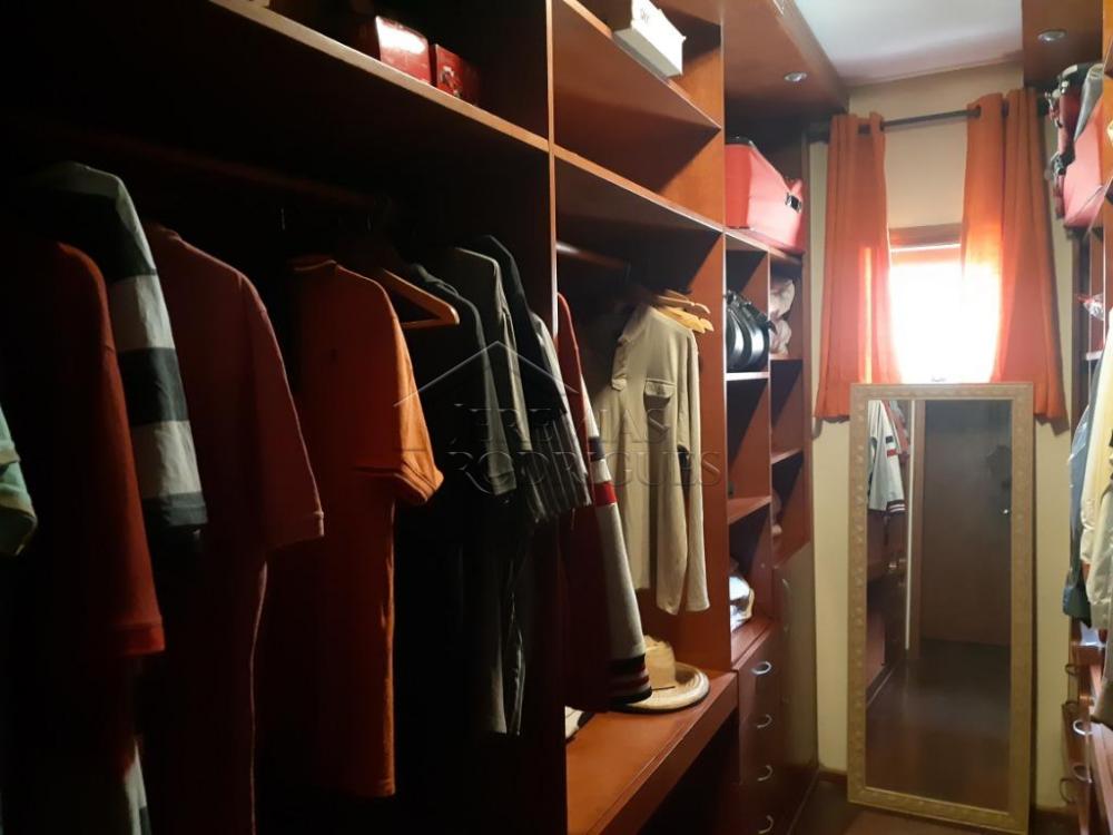 Casa à venda com 6 dormitórios no Condomínio Chácaras Cataguá em Taubaté/SP.