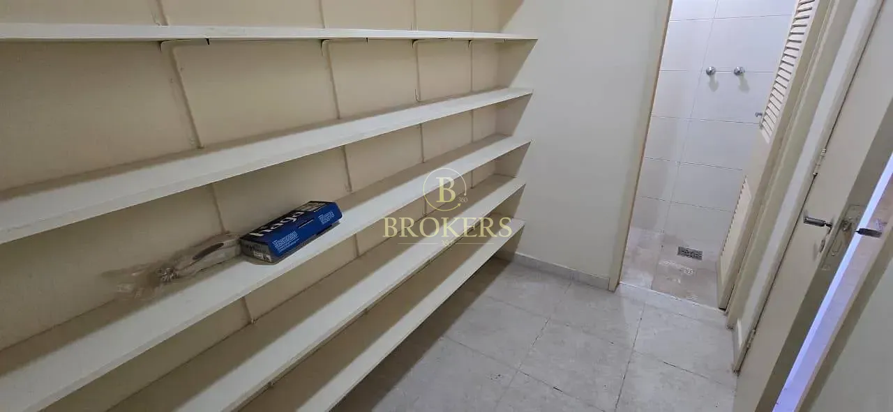 Apartamento à venda, Flamengo - Av Oswaldo Cruz - Varanda, quarto, cozinha e dependência completa -