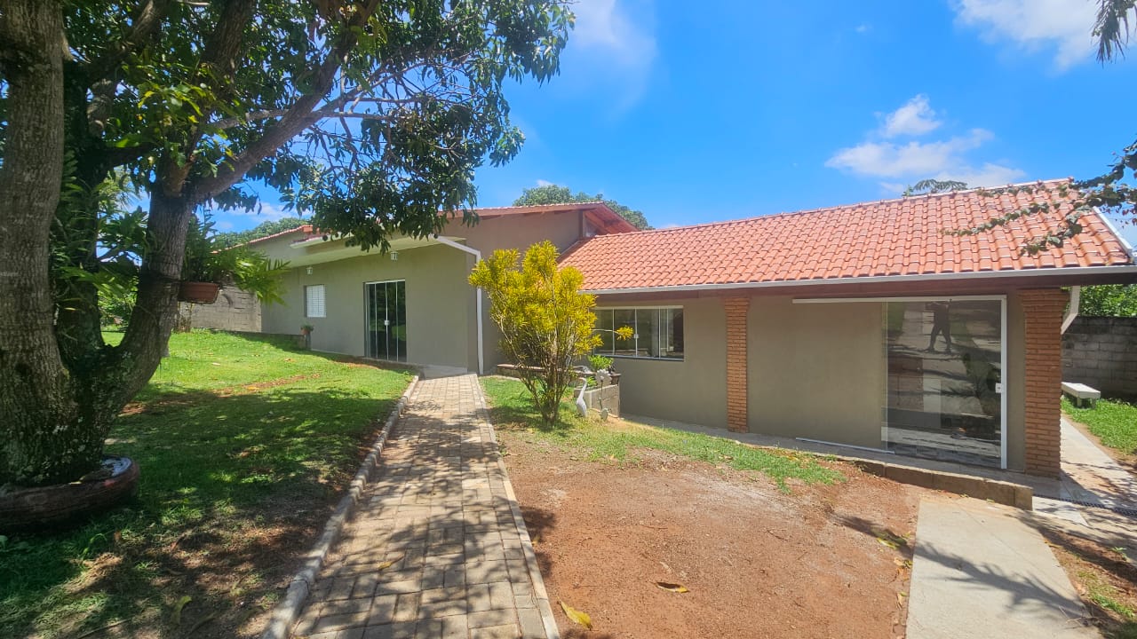 Chácara com 3 suítes, 300 m² - Chácara Ingrid - Taubaté/SP
