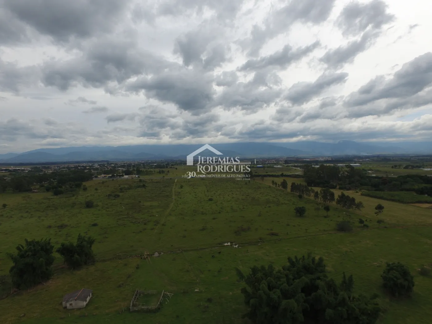 Terreno com 800.000 m² - Feital - Pindamonhangaba/SP.