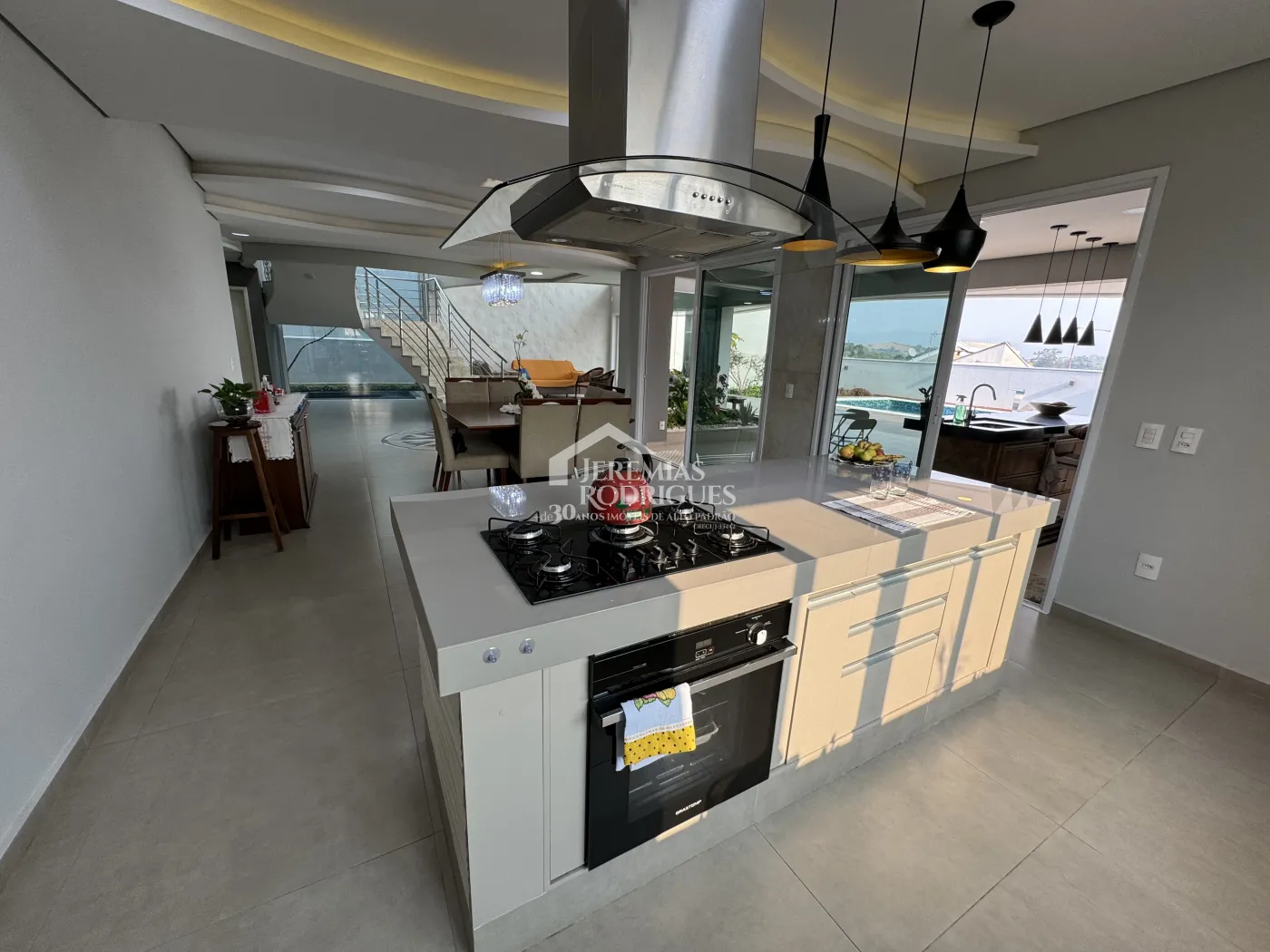 Casa com 4 dormitórios, 489 m² - Residencial Santa Helena - Caçapava/SP.