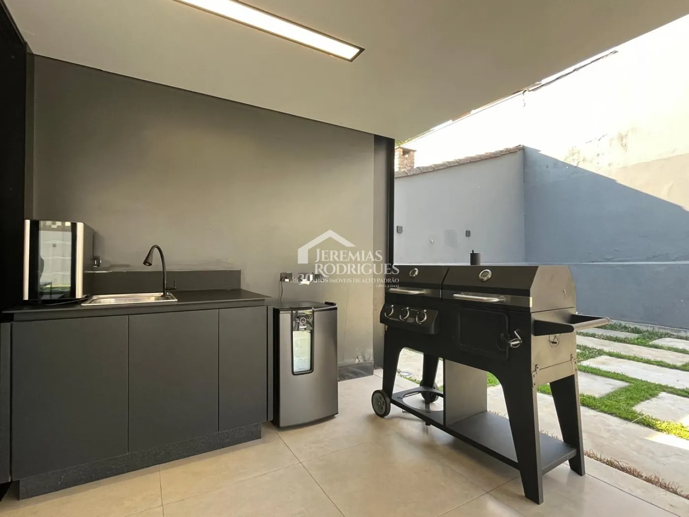 Casa com 3 dormitórios, 300 m² - Residencial Santa Helena - Caçapava/SP